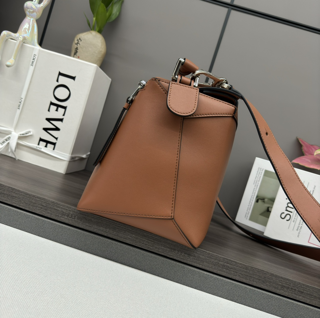 Loewe Puzzle Edge 로에베 퍼즐 라지 백 가방