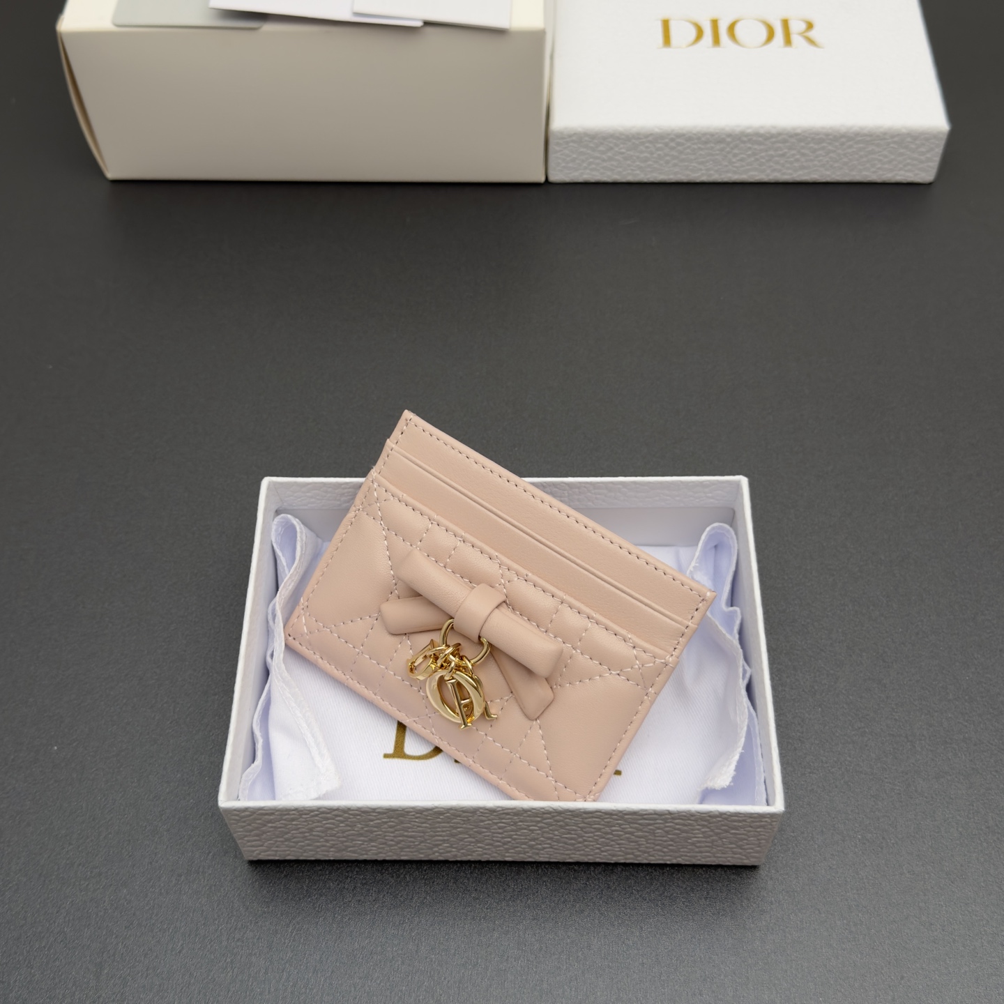 [Dior] 디올 Lady Freesia 레이디 프리지아 까나쥬 램스킨 카드 홀더 지갑
