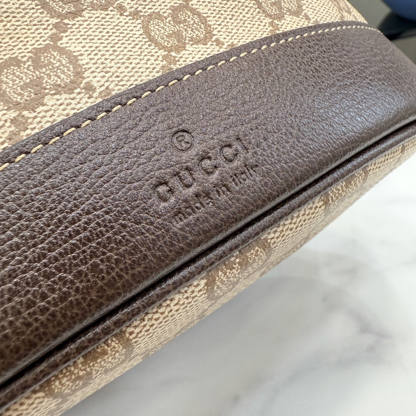 [Gucci] 구찌 Generation GG 코팅 캔버스 버킷백 가방