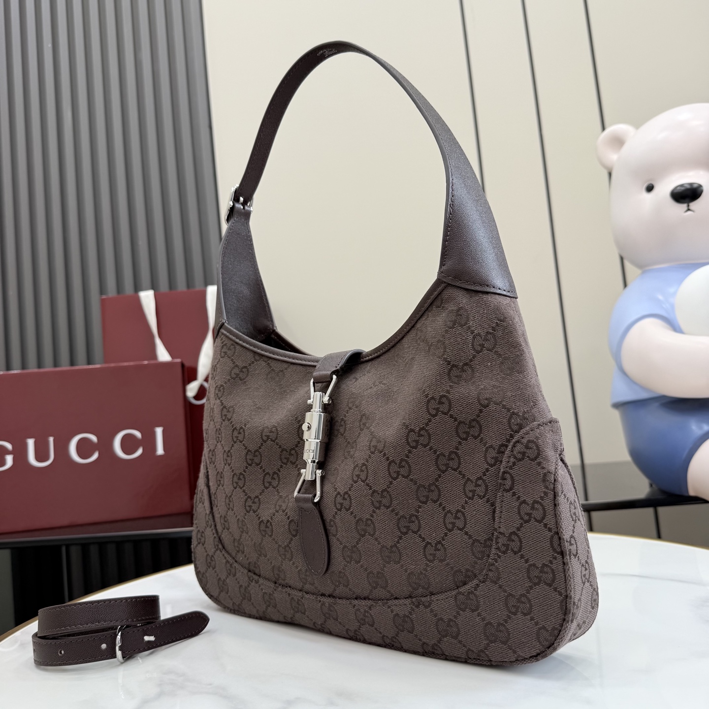 [Gucci] 구찌 26SS Jackie 재키 1961 GG 캔버스 숄더백 (다크 브라운) 가방