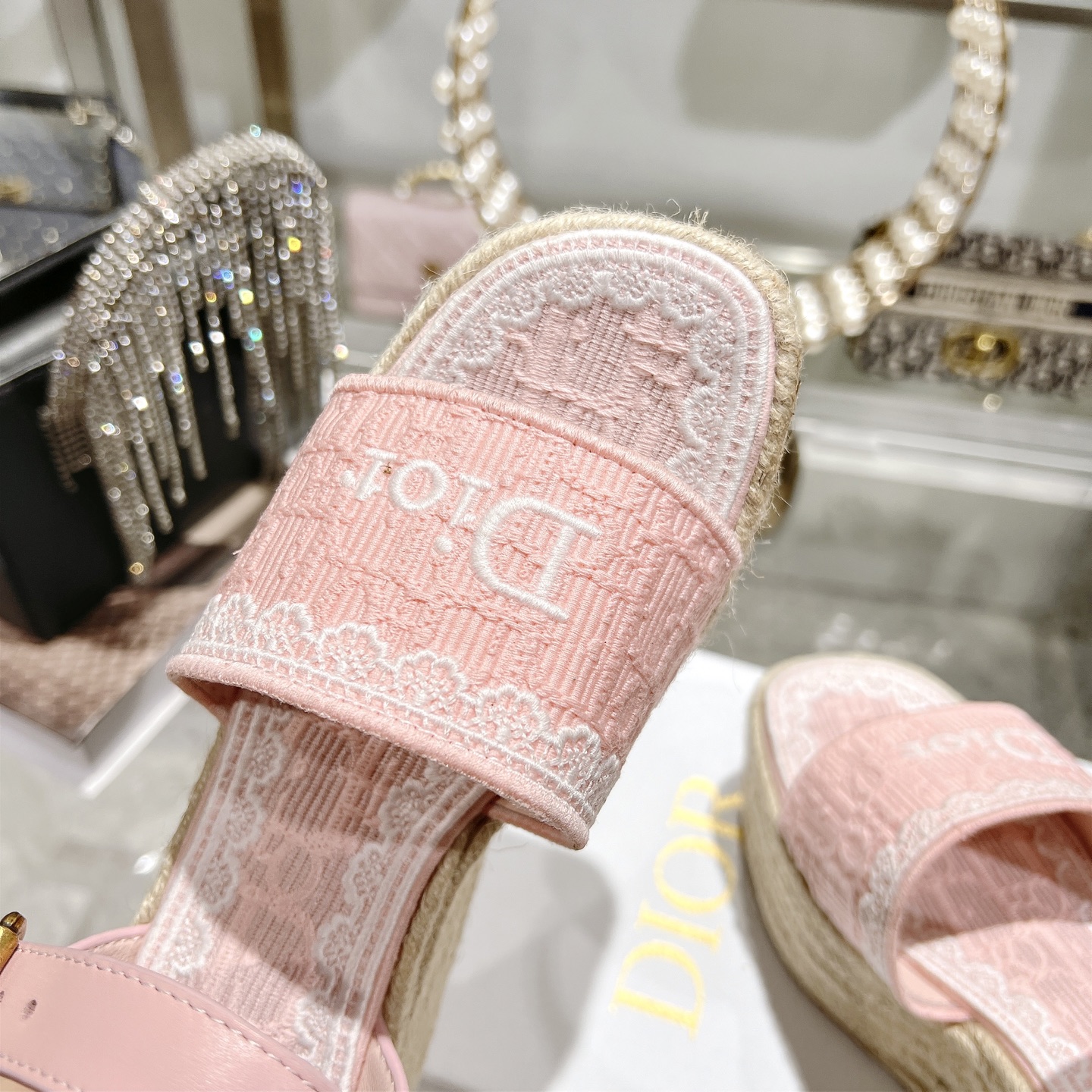 디올(DIOR) Dway 로고 자수 에스파드류 웨지 샌들 신발