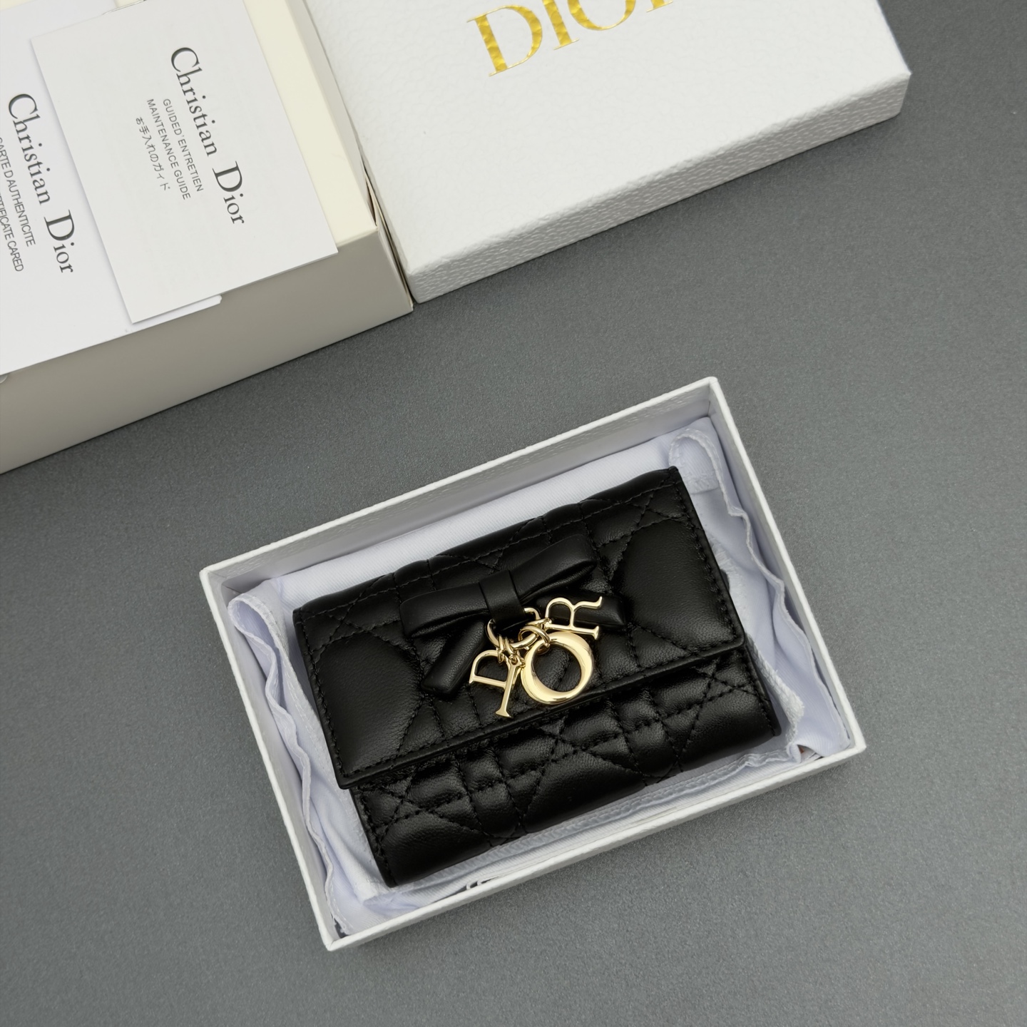 [Dior] 디올 Lady Freesia 레이디 프리지아 까나쥬 램스킨 지퍼 미니 지갑 / S2607