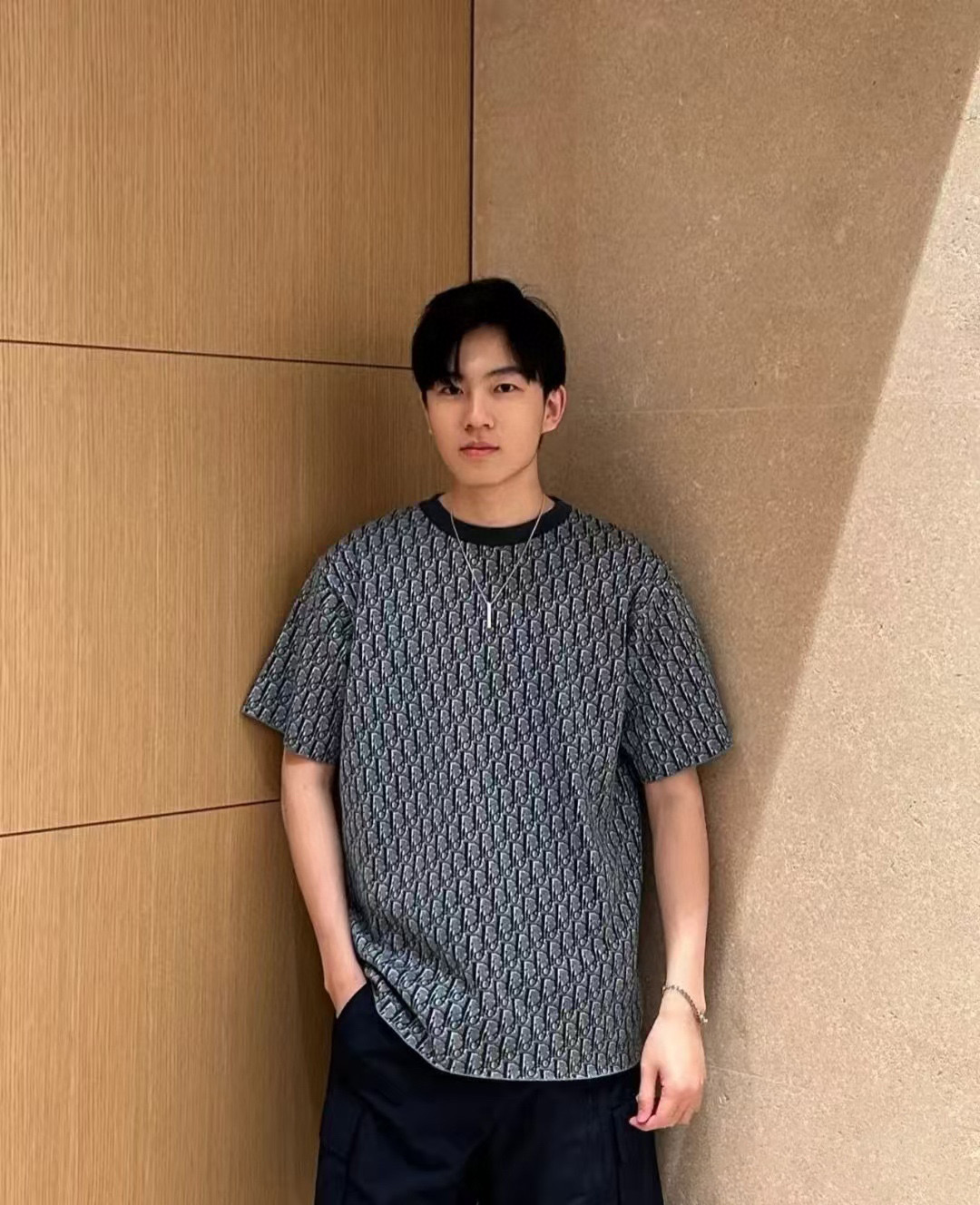 디올(DIOR) 블루 자카드 니트 반팔 티셔츠 의류