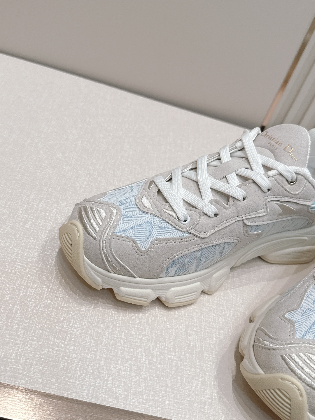 디올(DIOR) 크로노 스니커즈 신발