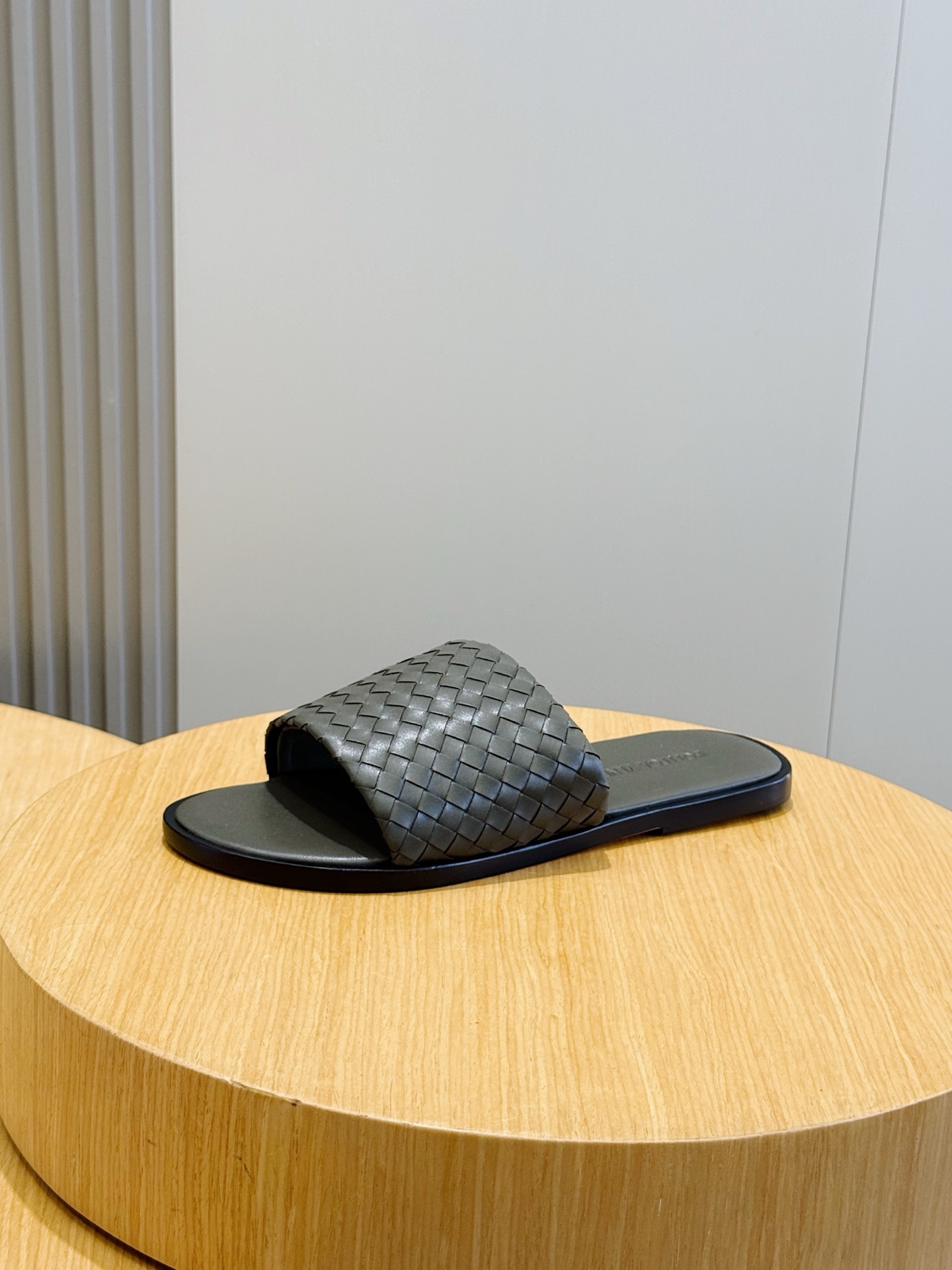 [Bottega Veneta] BV 보테가 베네타 맨즈 웨이브 Intrecciato 인트레치아토 레더 슬라이드 슬리퍼 신발