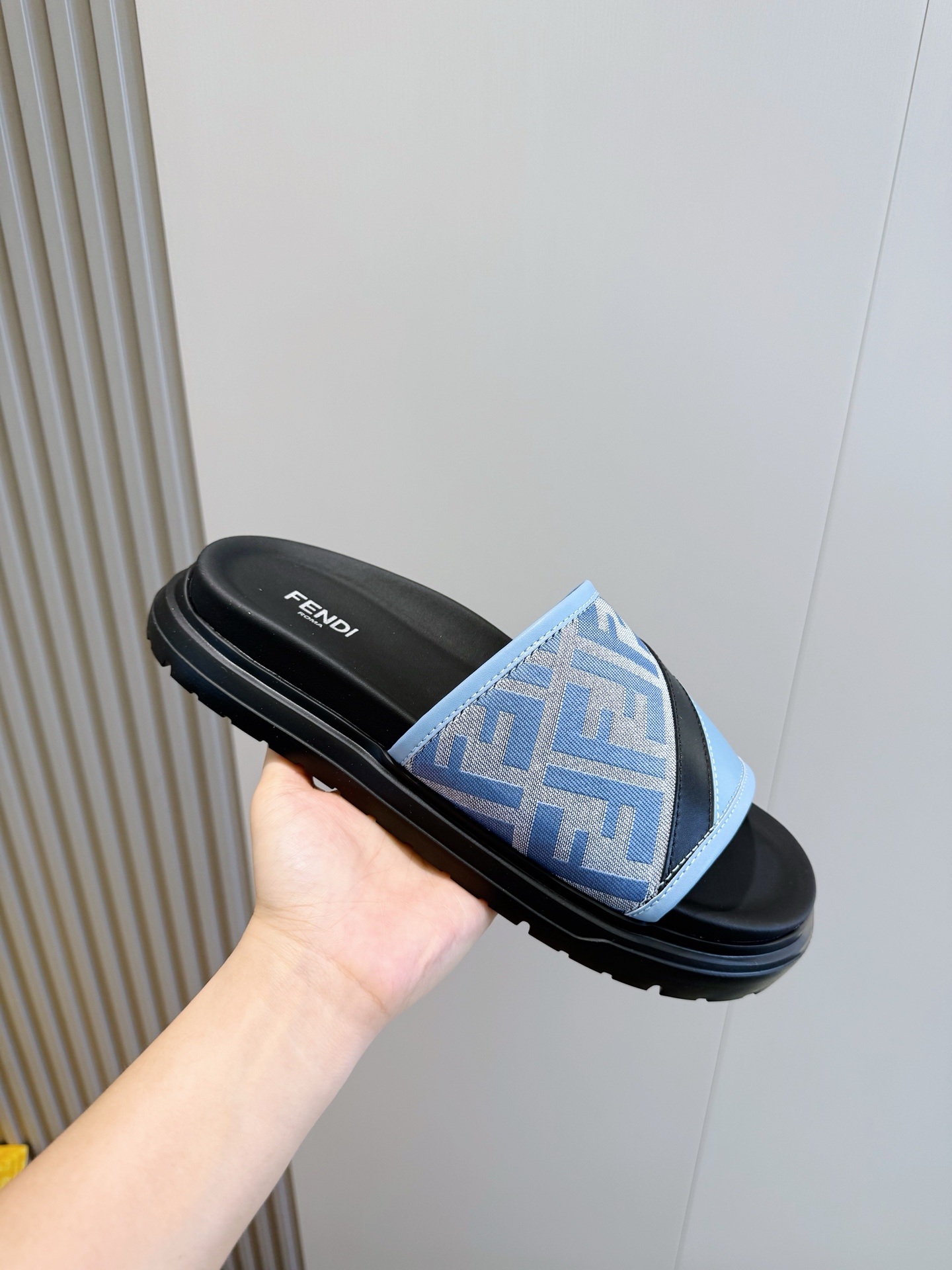 [Fendi] 펜디 맨즈 컬러블록 FF 로고 러버 슬라이드 슬리퍼 신발