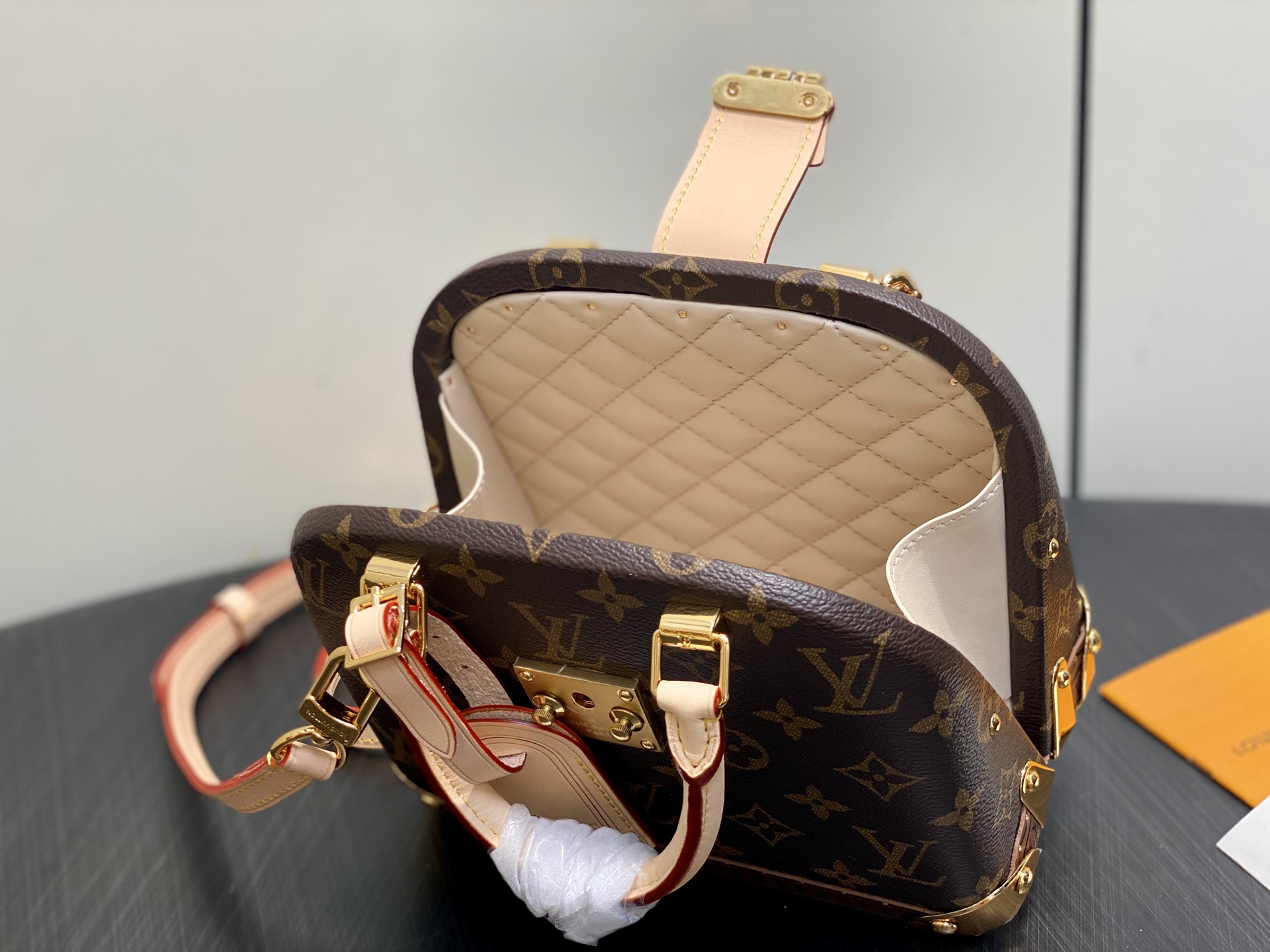 [Louis Vuitton] LV 루이비통 모노그램 알마 트렁크 20 (브라운 모노그램) 가방