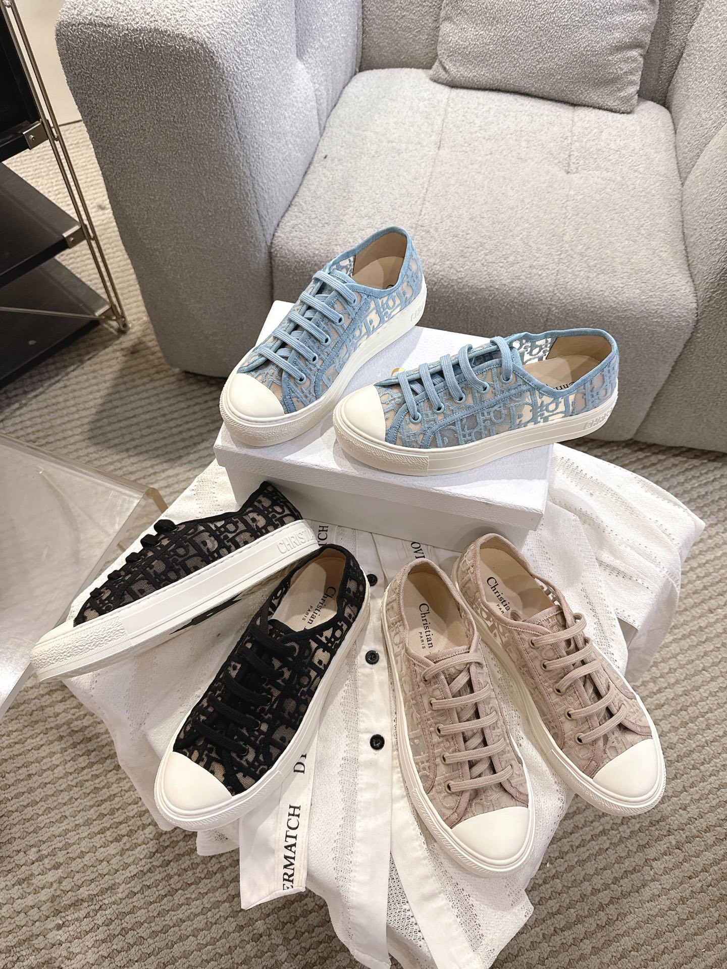 디올(DIOR) 메쉬 자수 레이스업 로우탑 스니커즈 신발