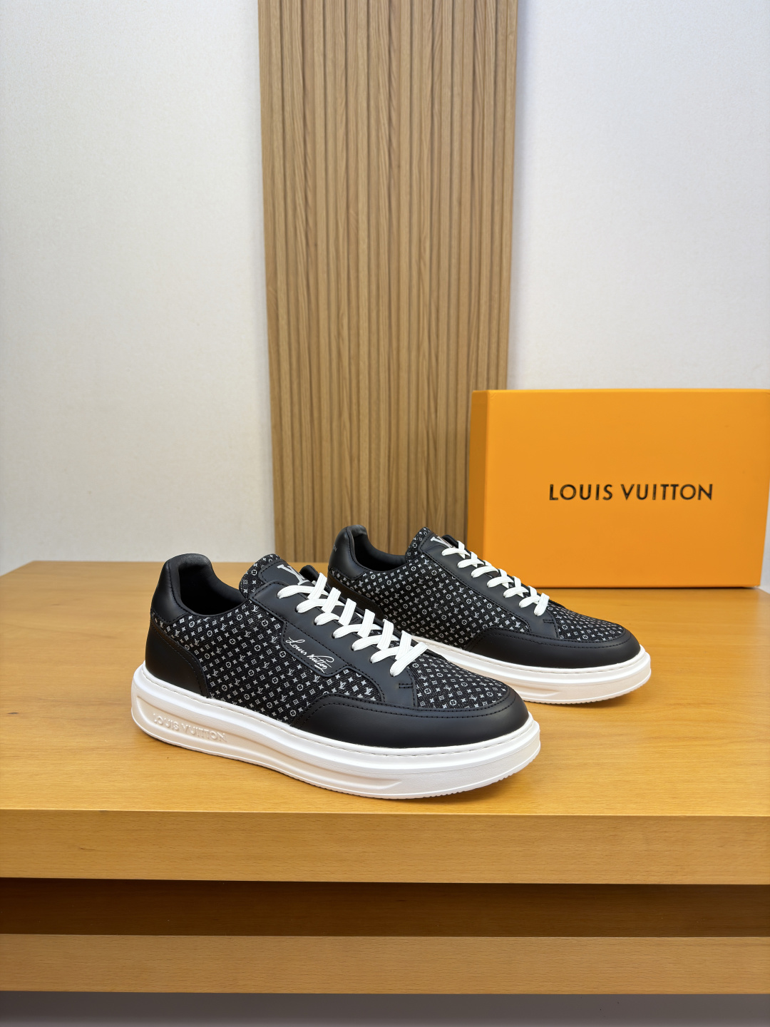 [Louis Vuitton] LV 루이비통 프리미엄 나파 & 데님 프린트 콤비 스니커즈 신발