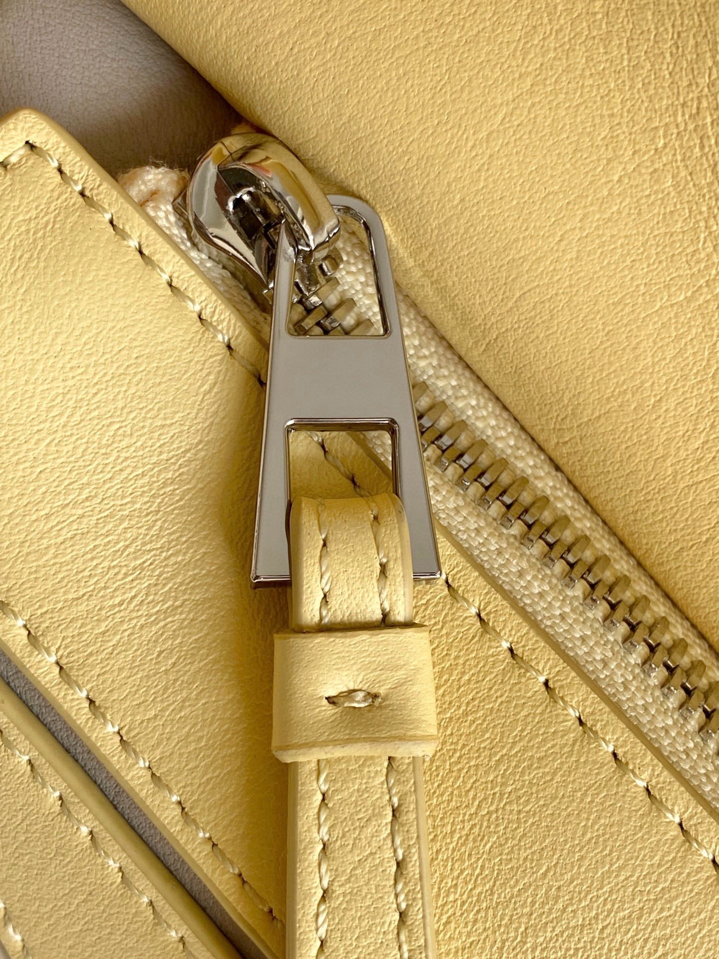 Loewe 로에베 퍼즐(Puzzle) 스몰 나파 소가죽 핸드백 (조셉 앨버스 콜라보 에디션) 가방