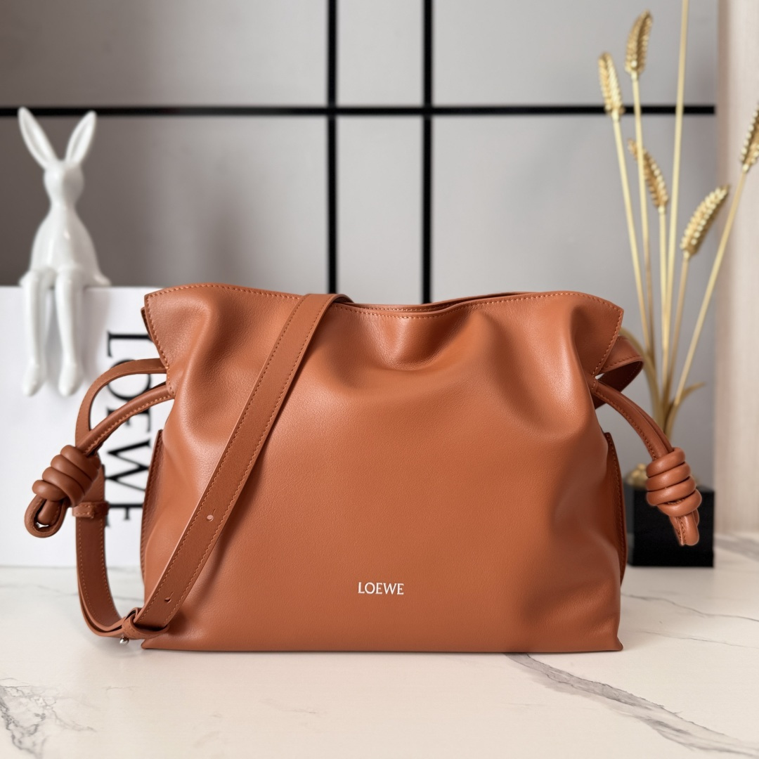 LOEWE 로에베 Flamenco 플라멩코 나파 카프스킨 숄더/클러치백 (미디엄) 가방 / 262386