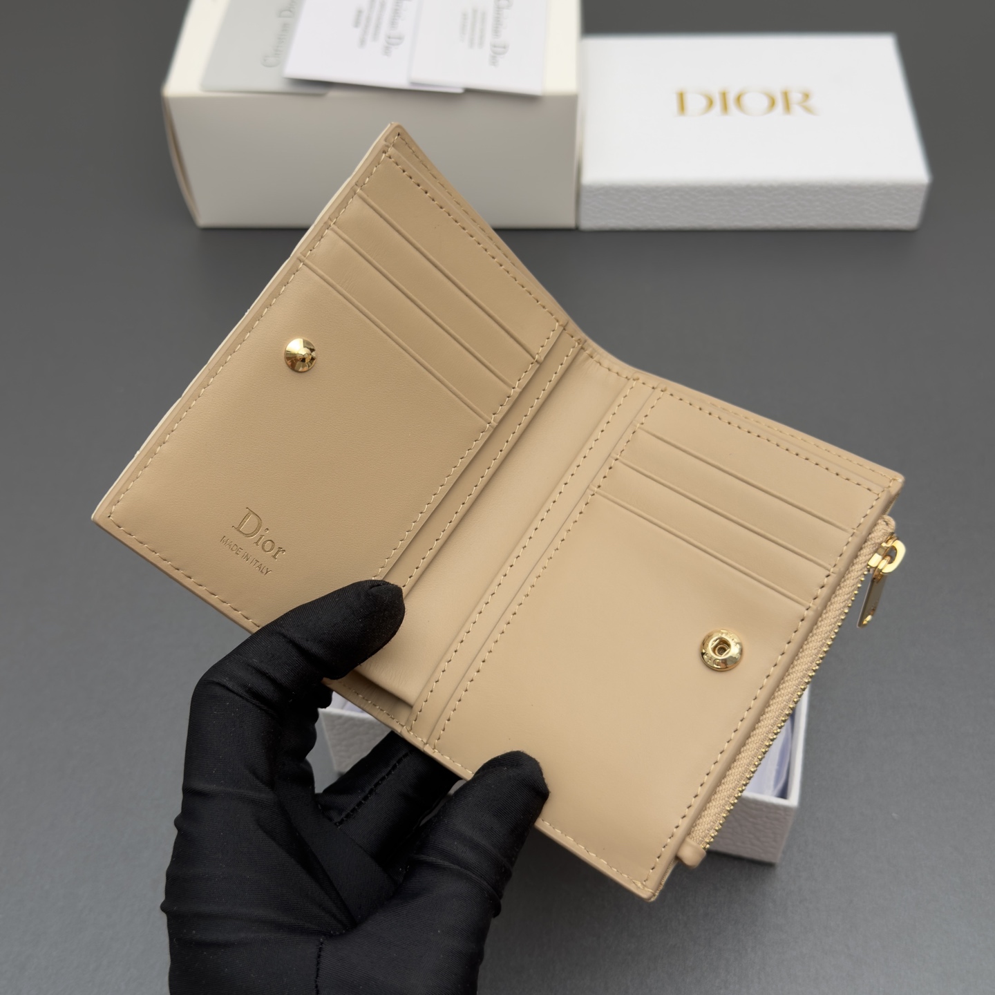 [Dior] 디올 Lady Dahlia 레이디 달리아 울트라 까나쥬 램스킨 미니 지갑 / S2605