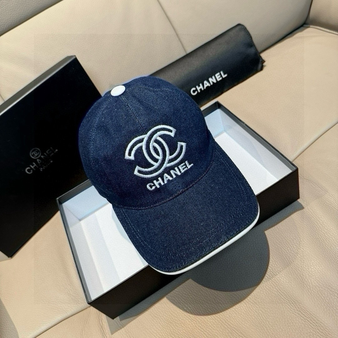 샤넬(CHANEL) 데님 로고 볼캡 모자