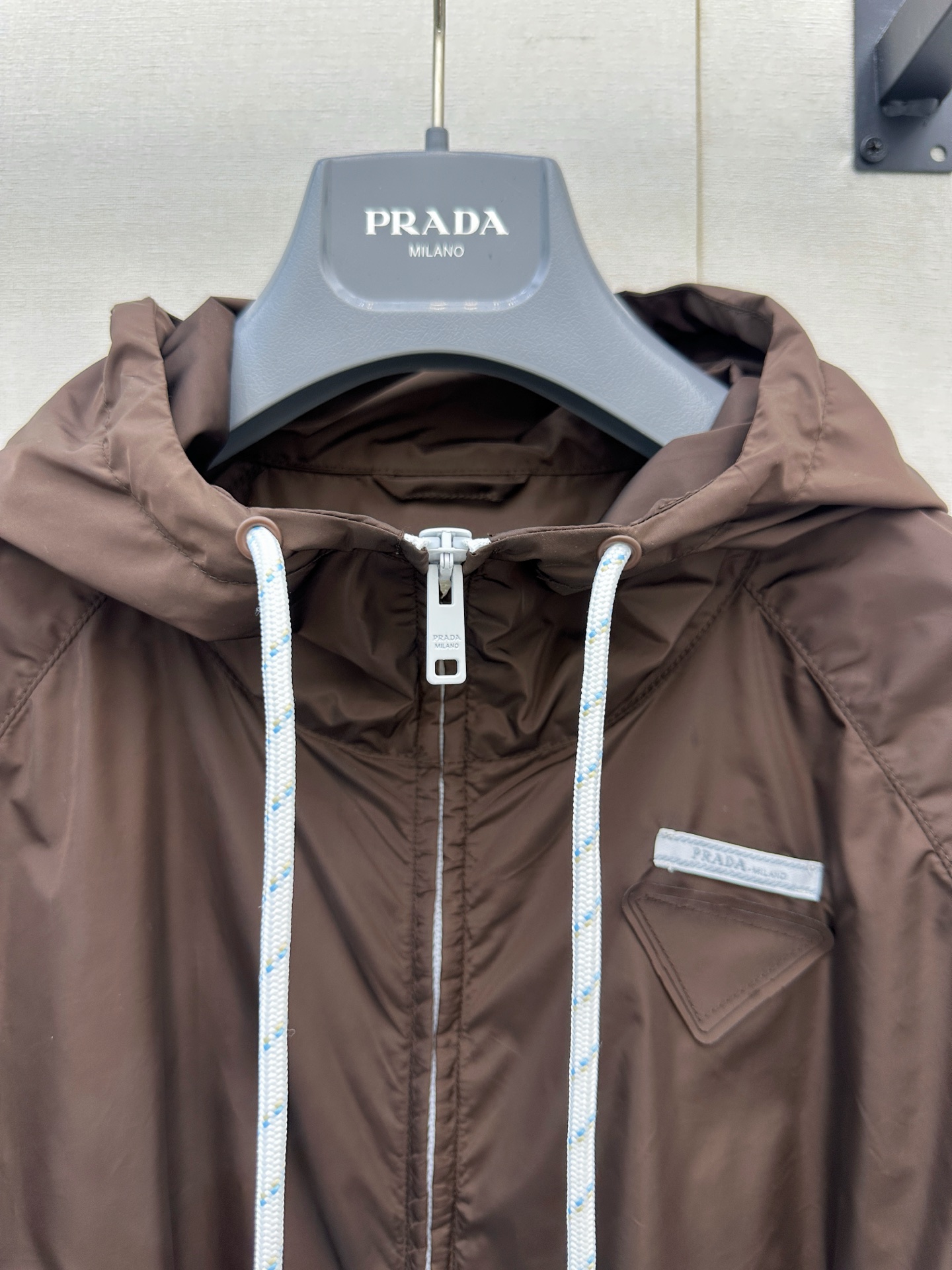 프라다(PRADA) 후드 롱 윈드브레이커 재킷 상의 의류