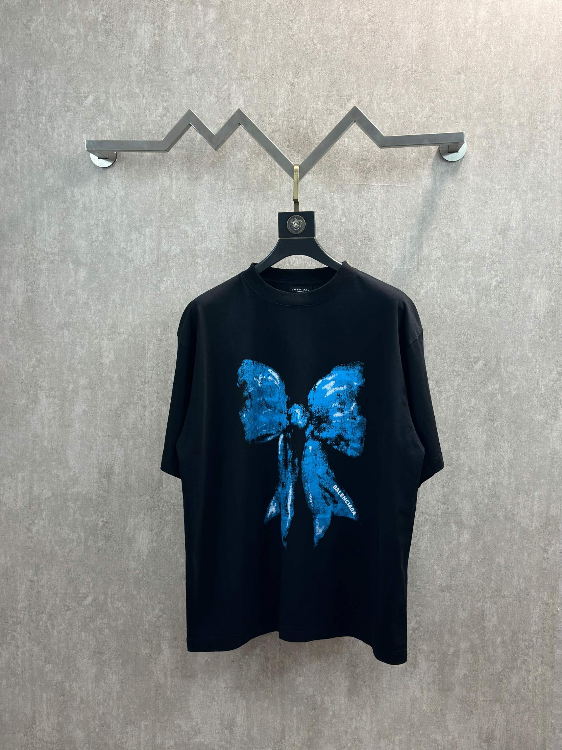 발렌시아가(BALENCIAGA) 블루 버터플라이 프린트 반팔 티셔츠 의류