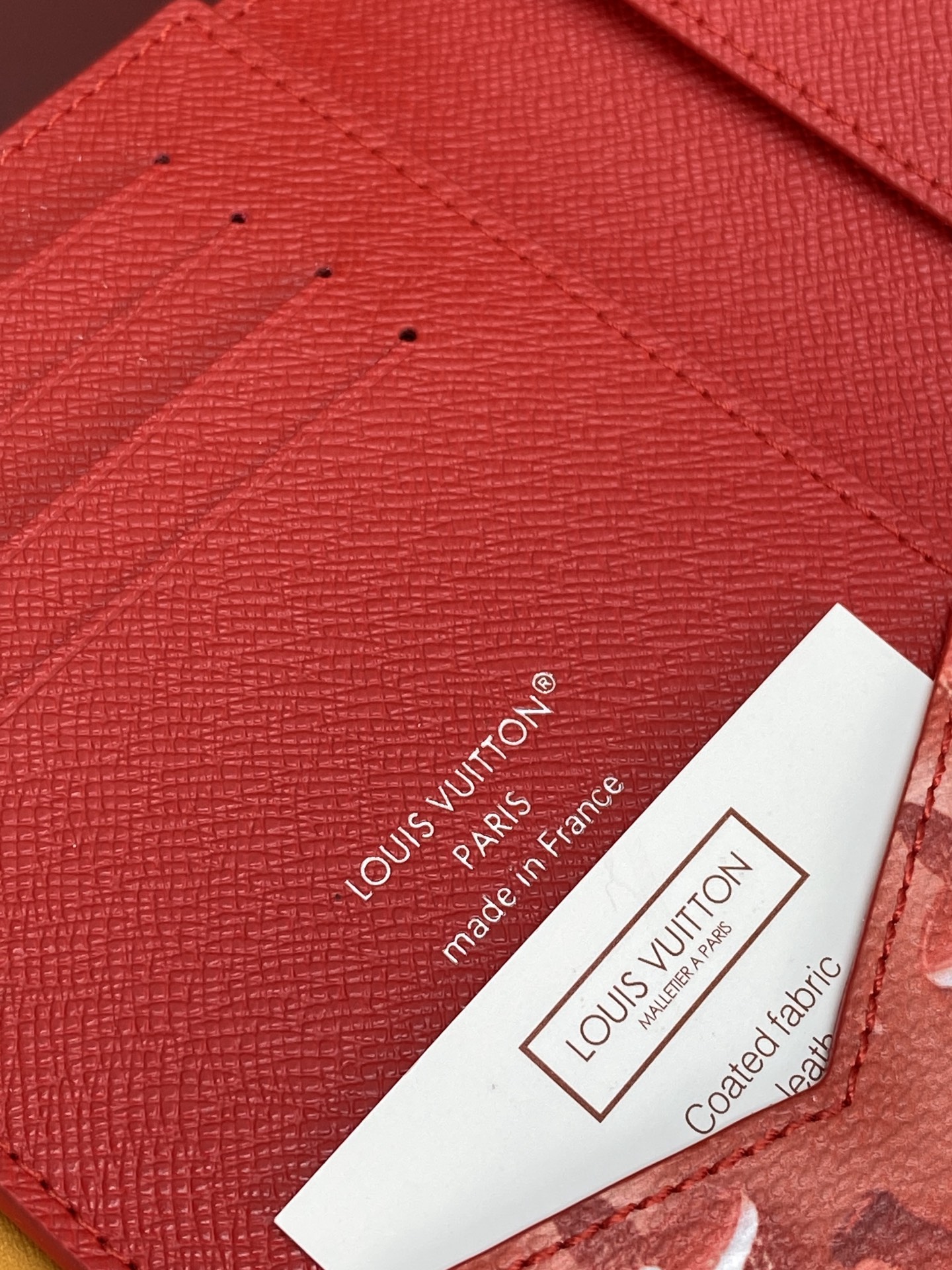 [Louis Vuitton] LV 루이비통 모노그램 포레스트 패스포트 커버 (코튼 레드) 여권 지갑
