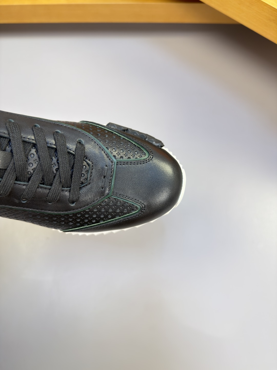 [Hermes] 에르메스 나파 다이아몬드 퍼포레이티드 & 스웨이드 콤비 스니커즈 신발