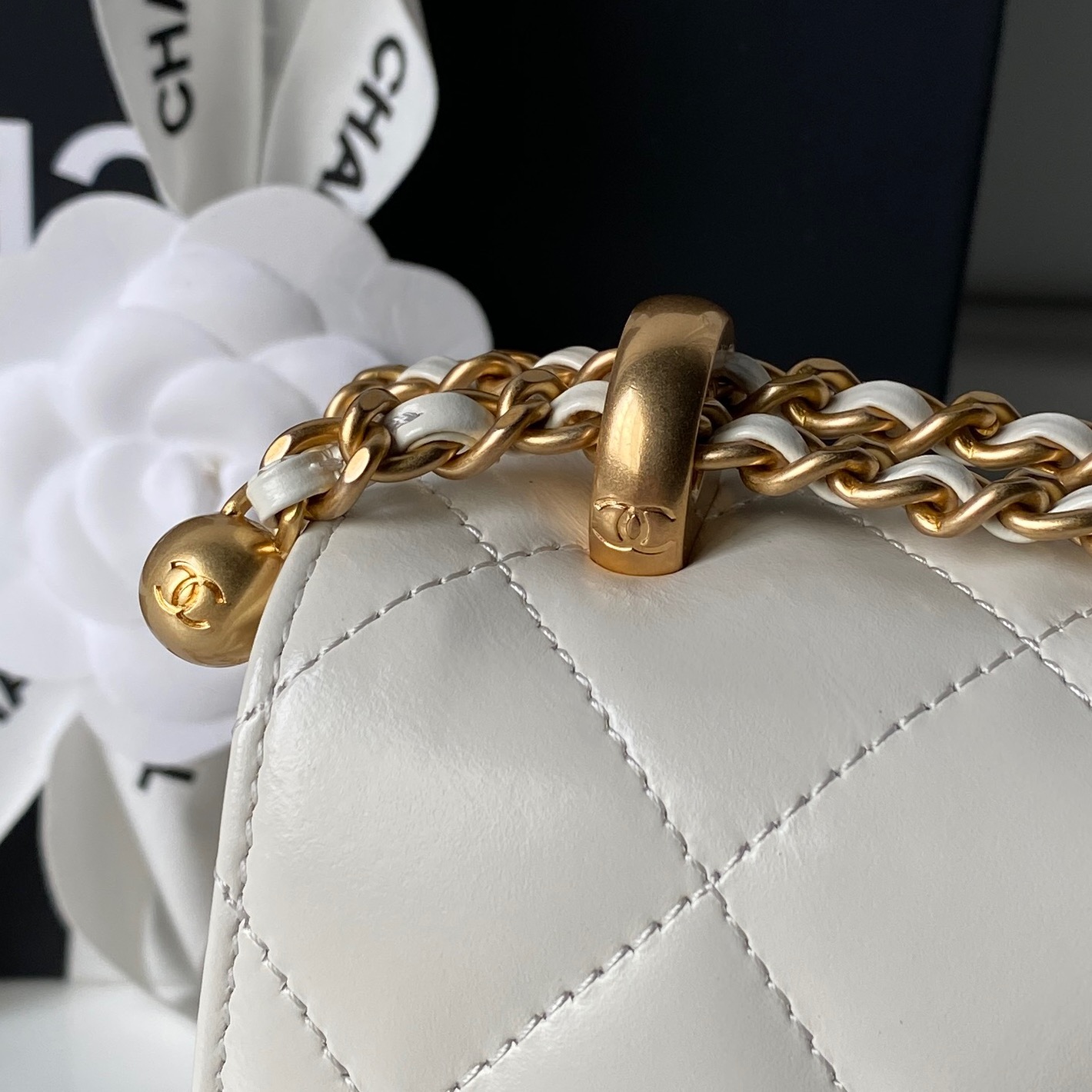 CHANEL 샤넬 더블 골드 볼 드로스트링 미니 백 가방
