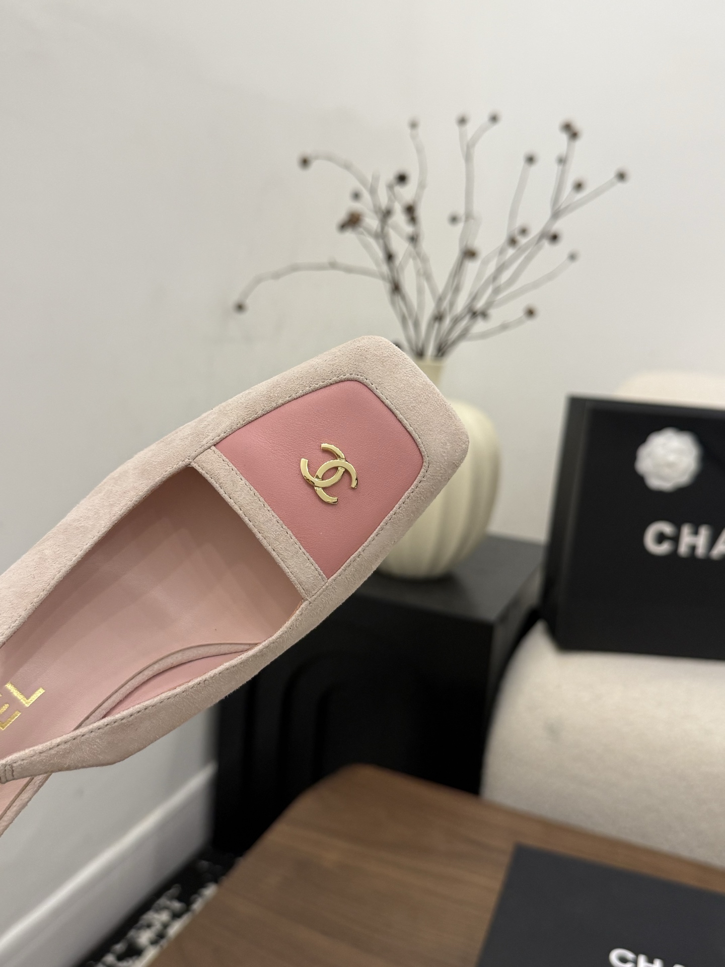 샤넬(CHANEL) 배색 스퀘어토 슬링백 힐 신발