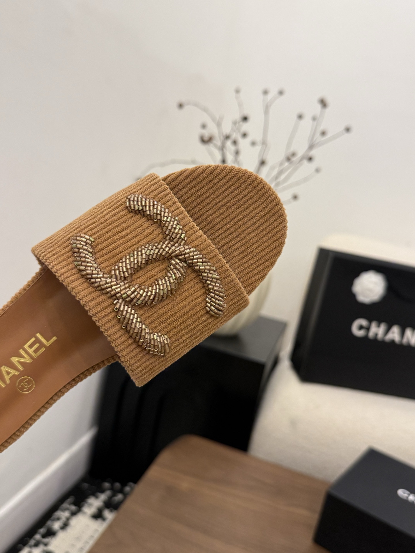 샤넬(CHANEL) 로고 스트라이프 플랫 슬리퍼 신발