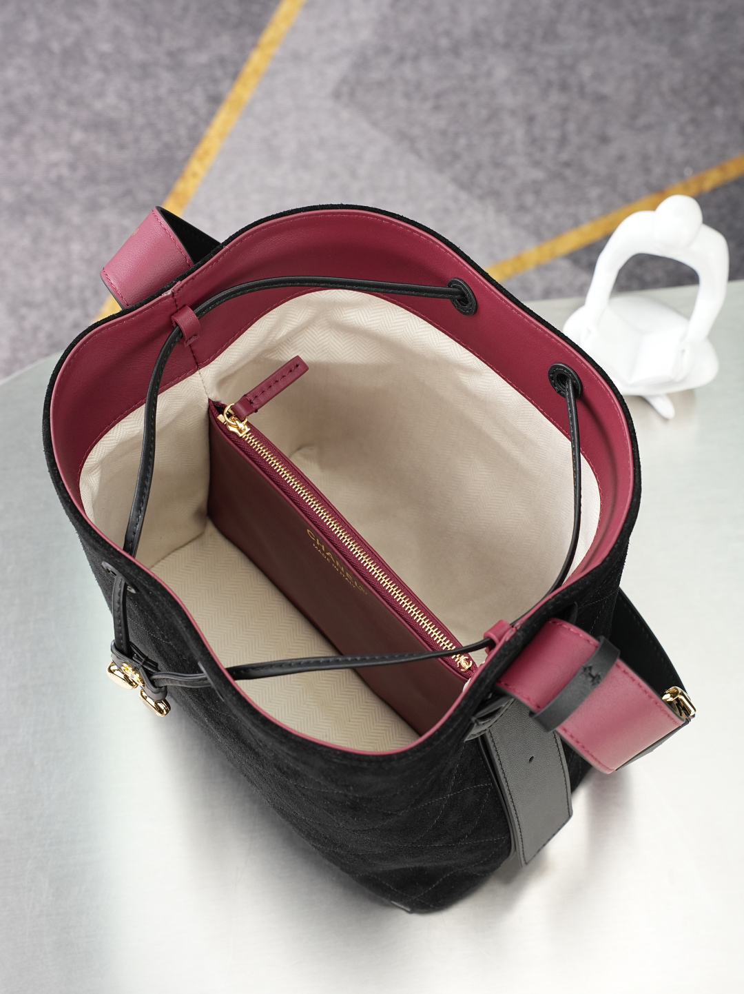 CHANEL 샤넬 26B 스웨이드 버킷백 (라지) 가방 / 6584