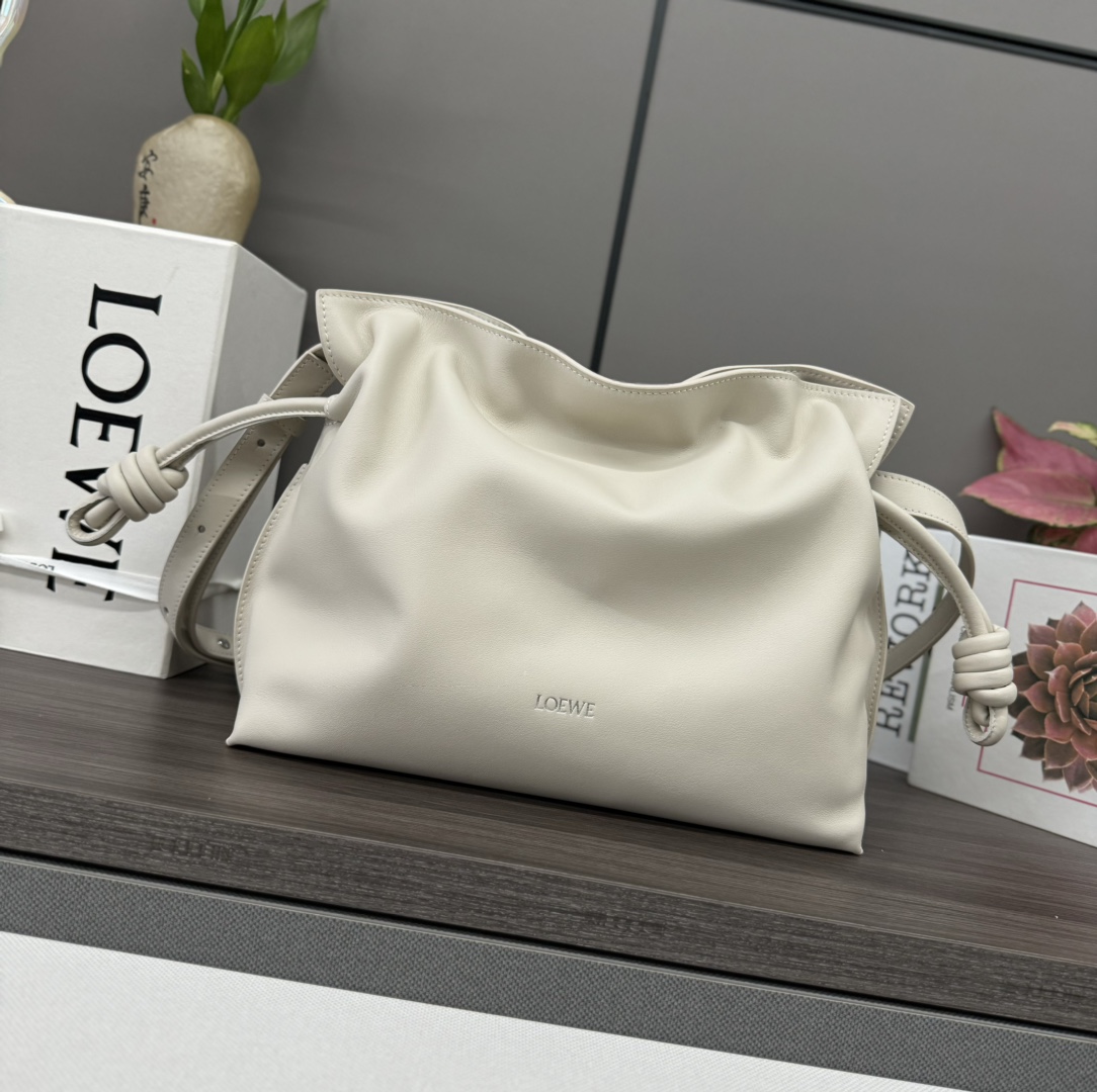 LOEWE 로에베 Flamenco 플라멩코 나파 카프스킨 숄더/클러치백 (미디엄) 가방 / 262386