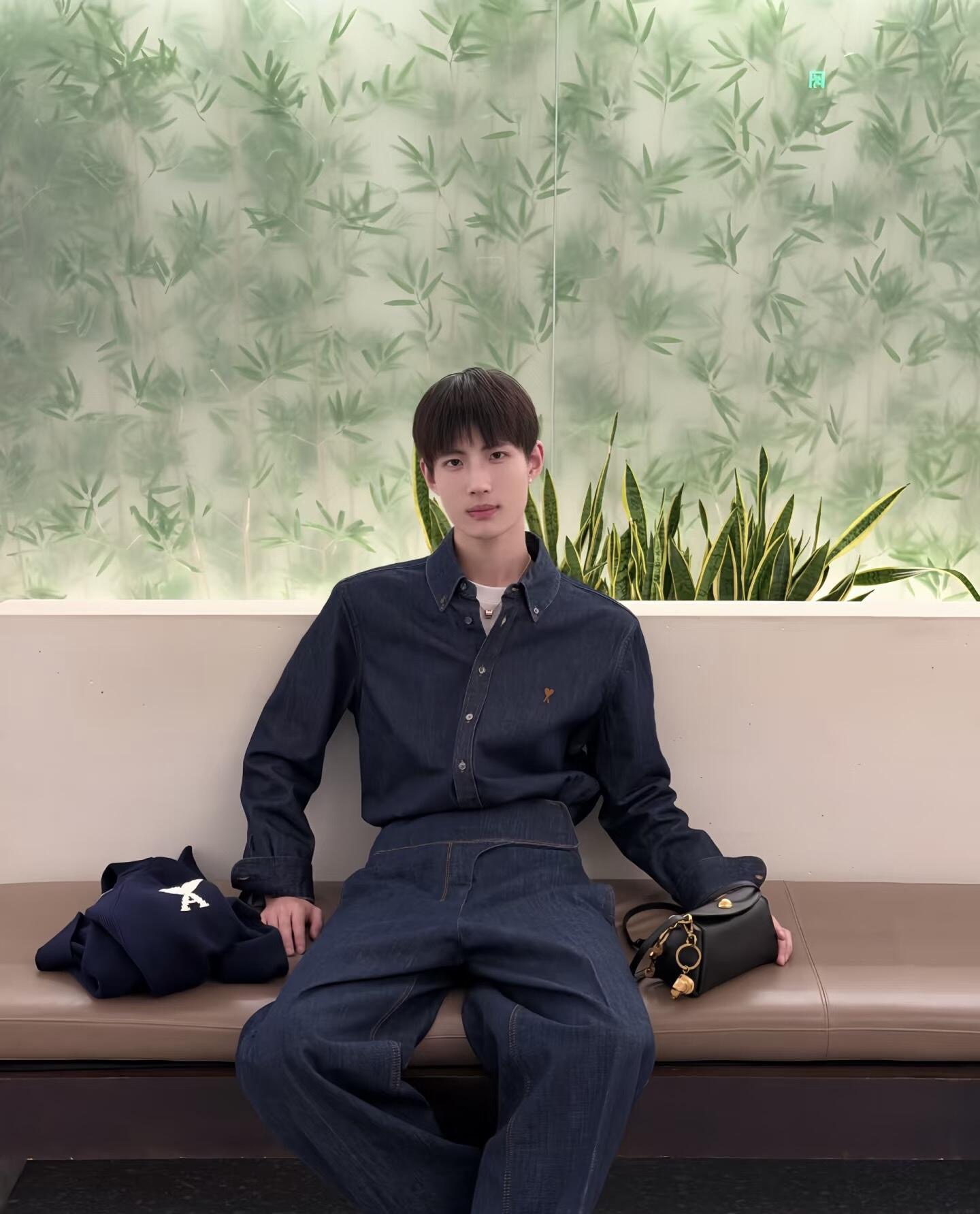 아미 (AMI PARIS) 하트 자수 데님 셔츠 의류