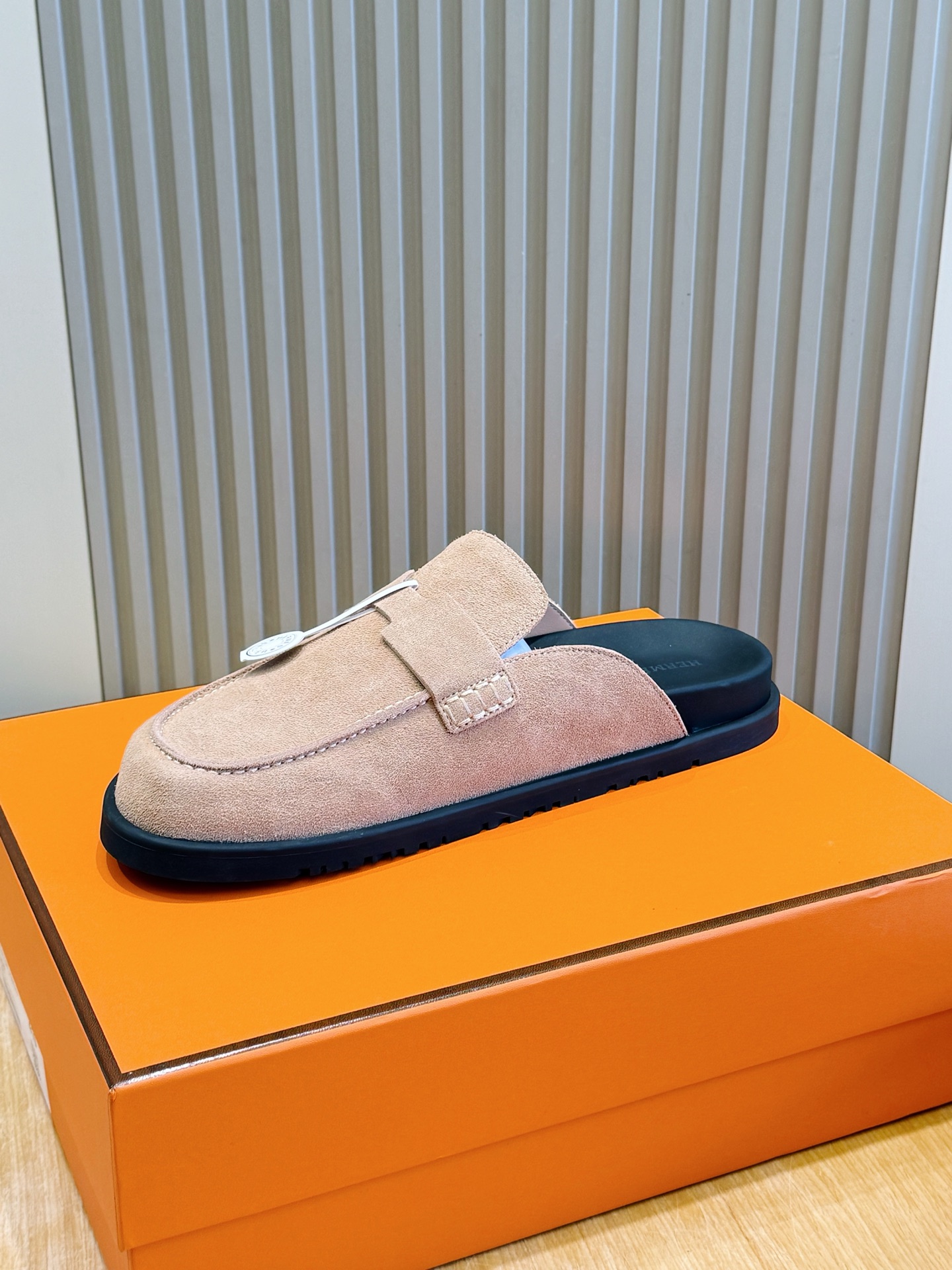 Hermes 에르메스 H 로고 스웨이드 뮬 슬리퍼 신발