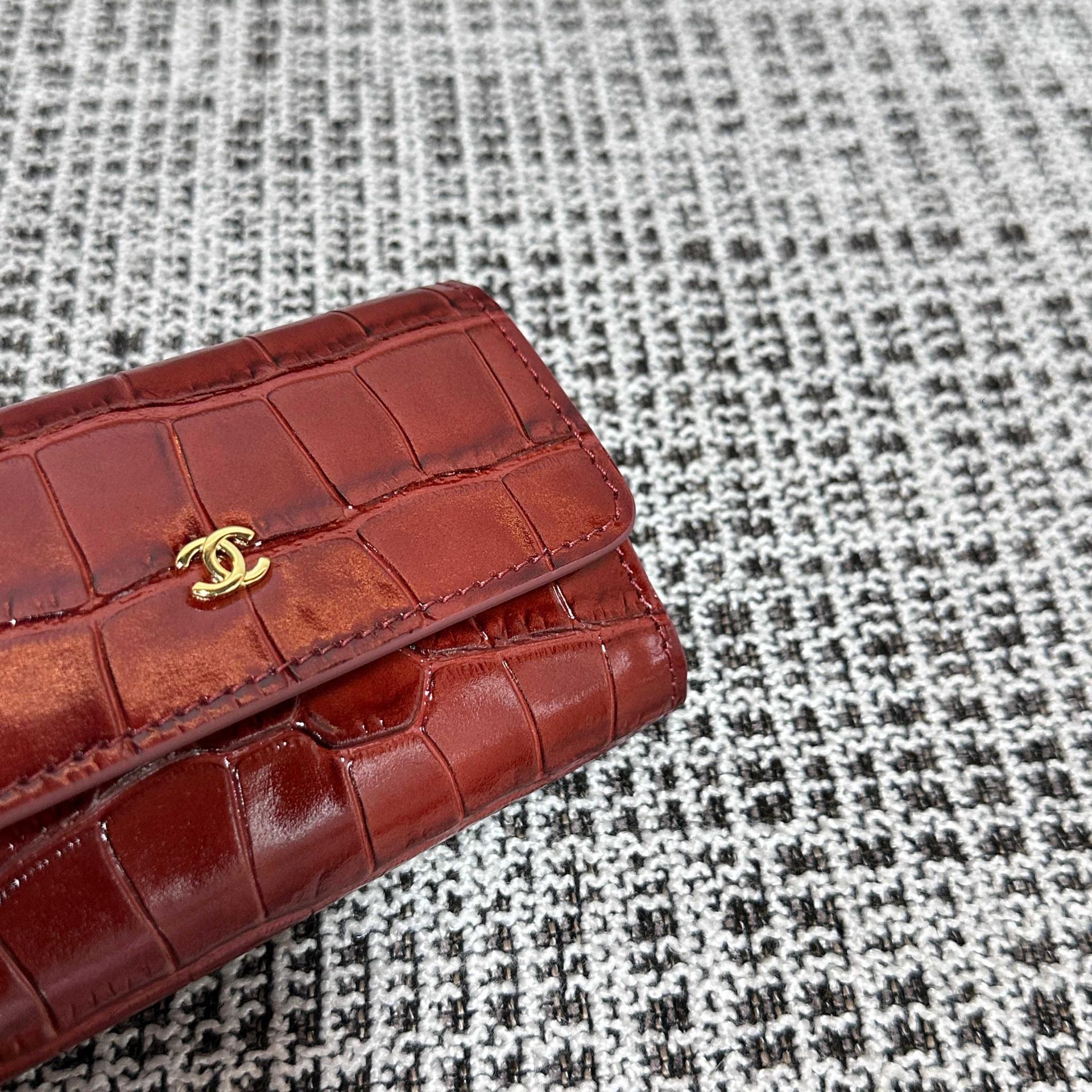 [Chanel] 샤넬 크로커다일 패턴 플랩 카드 지갑