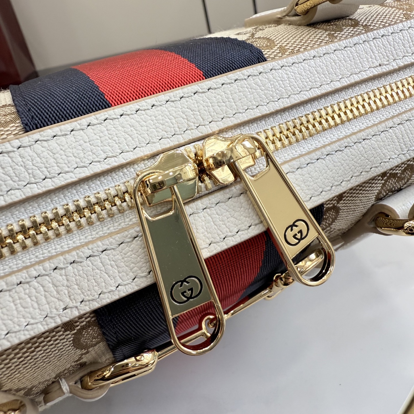 GUCCI 구찌 Gucci NY 컬렉션 보르세토(Borsetto) 캔버스 핸드백 - 화이트/샌드 가방