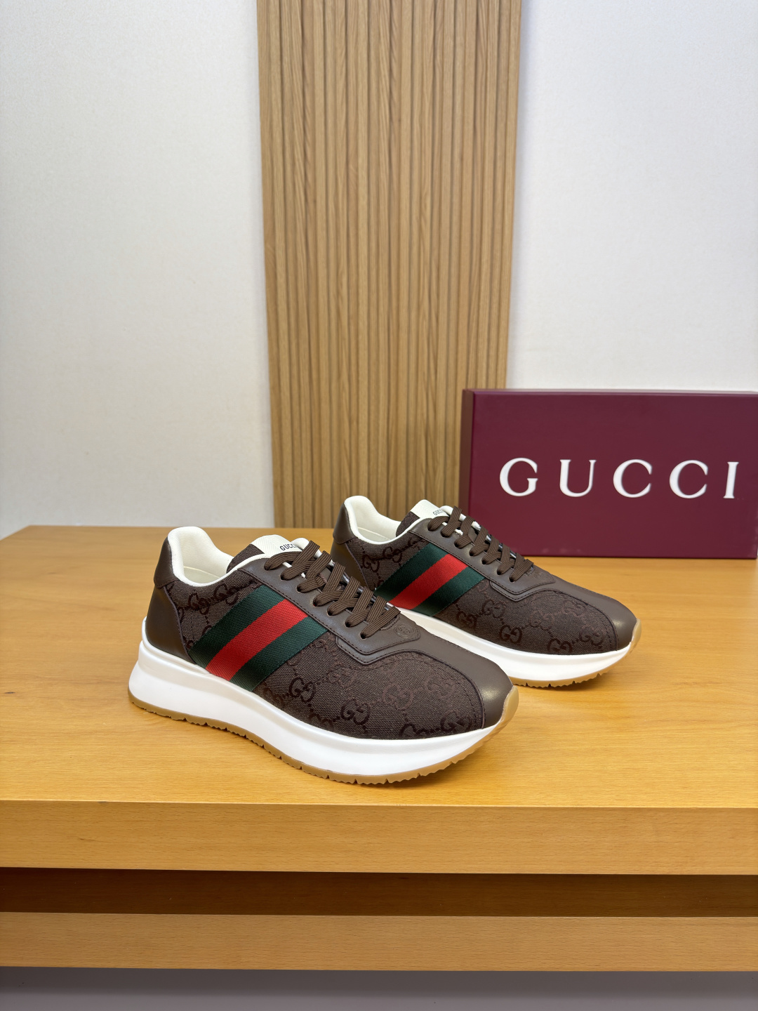 [Gucci] 구찌 프리미엄 나파 & 웹 스트라이프 콤비 스니커즈 신발