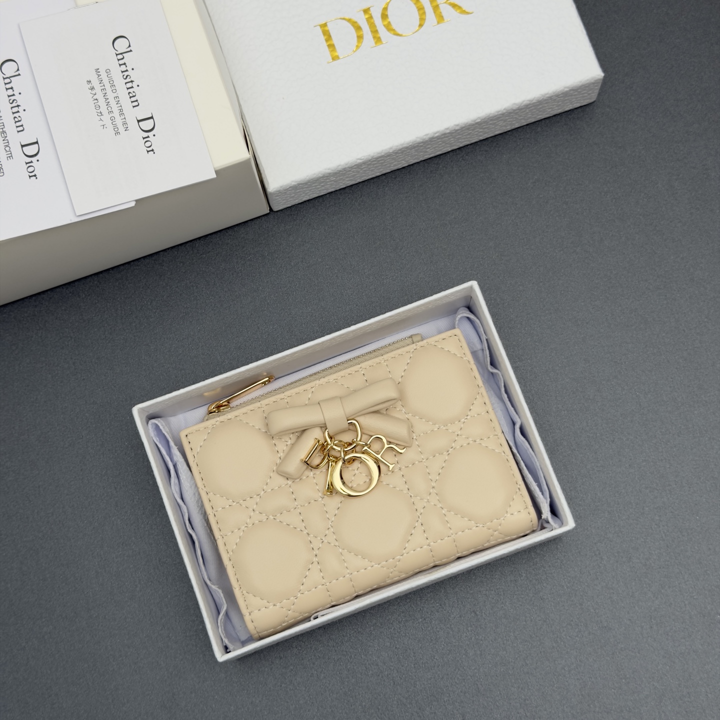 [Dior] 디올 Lady Dahlia 레이디 달리아 울트라 까나쥬 램스킨 미니 지갑 / S2605