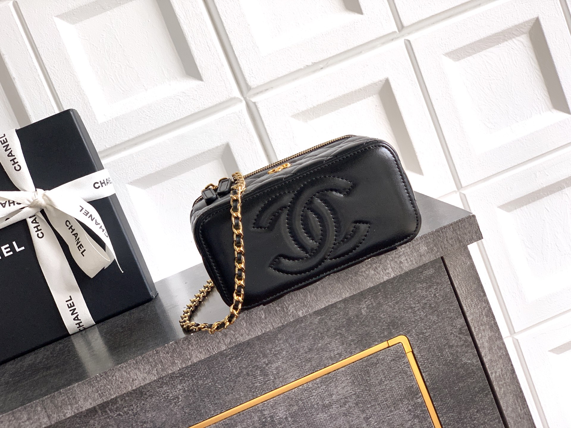 [Chanel] 샤넬 26SS 톨토이즈 쉘 핸들 Vanity 배니티 케이스 가방