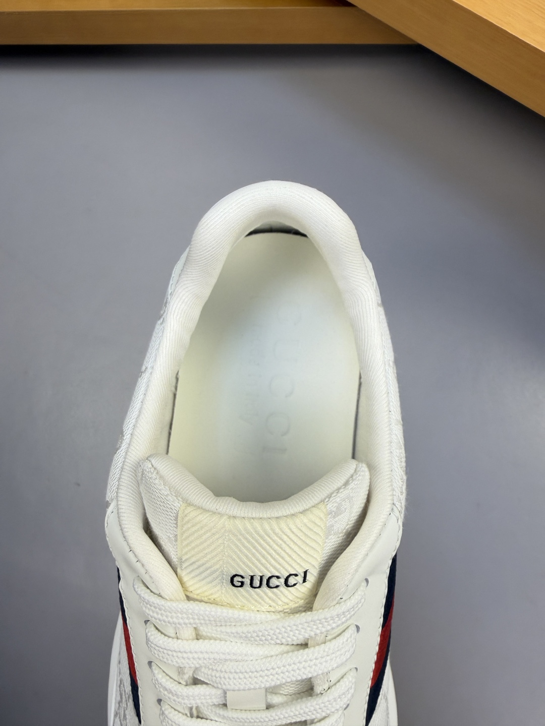 [Gucci] 구찌 프리미엄 나파 & 웹 스트라이프 콤비 스니커즈 신발