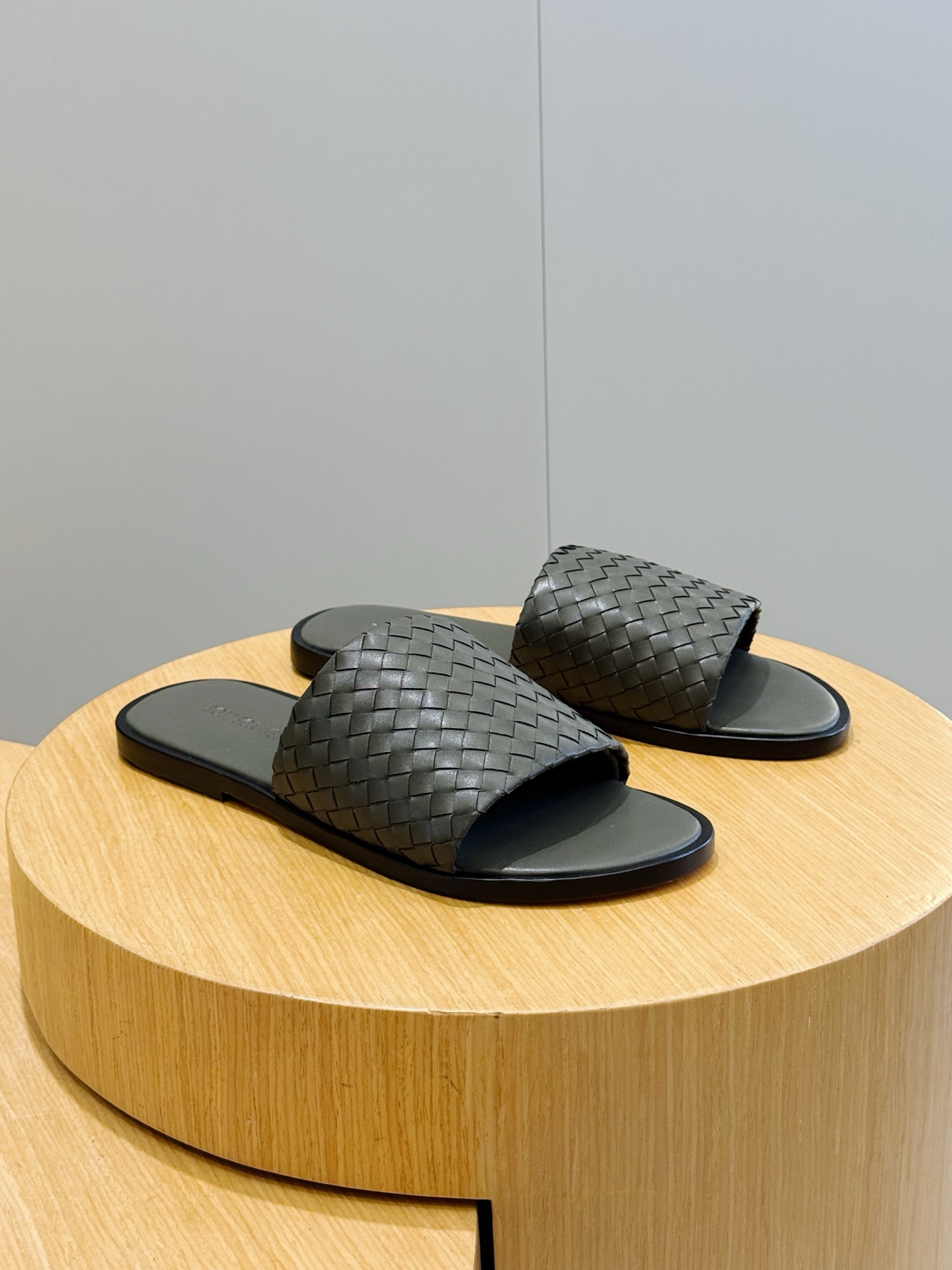 [Bottega Veneta] BV 보테가 베네타 맨즈 웨이브 Intrecciato 인트레치아토 레더 슬라이드 슬리퍼 신발