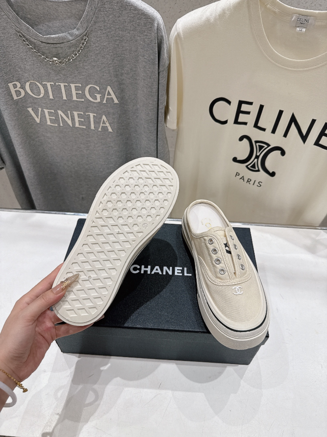 샤넬(CHANEL) 캔버스 뮬 스니커즈 신발