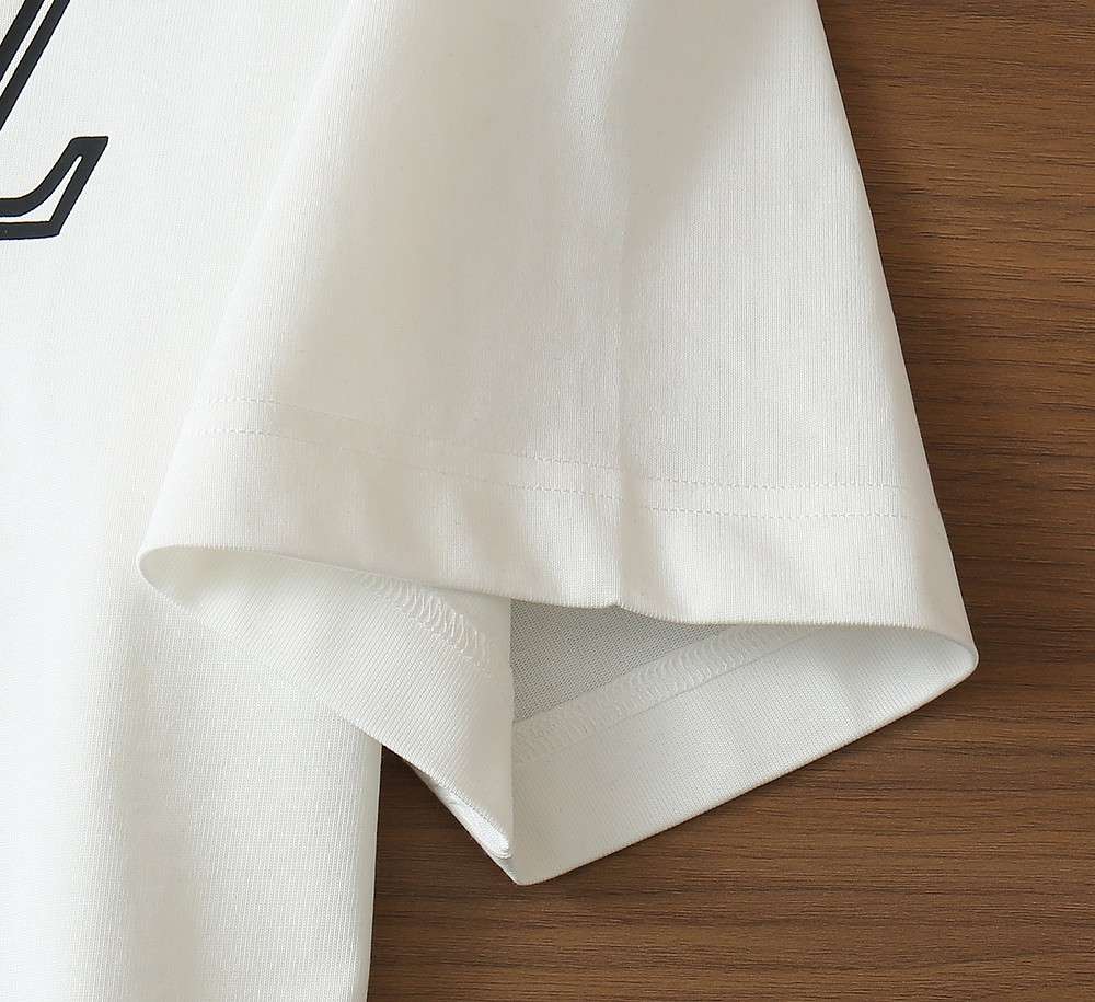 루이비통(LV) 핸드라이팅 모노그램 로고 반팔 티셔츠 상의 의류