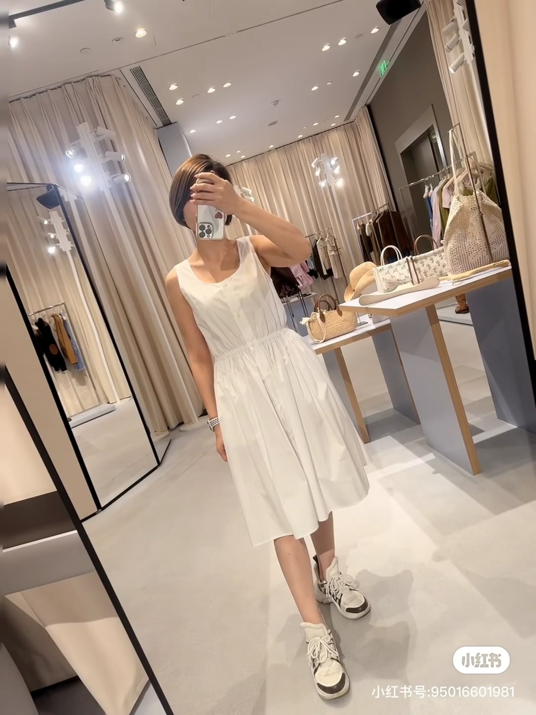미우미우(MIU MIU) 자수 로고 벨트 원피스 의류