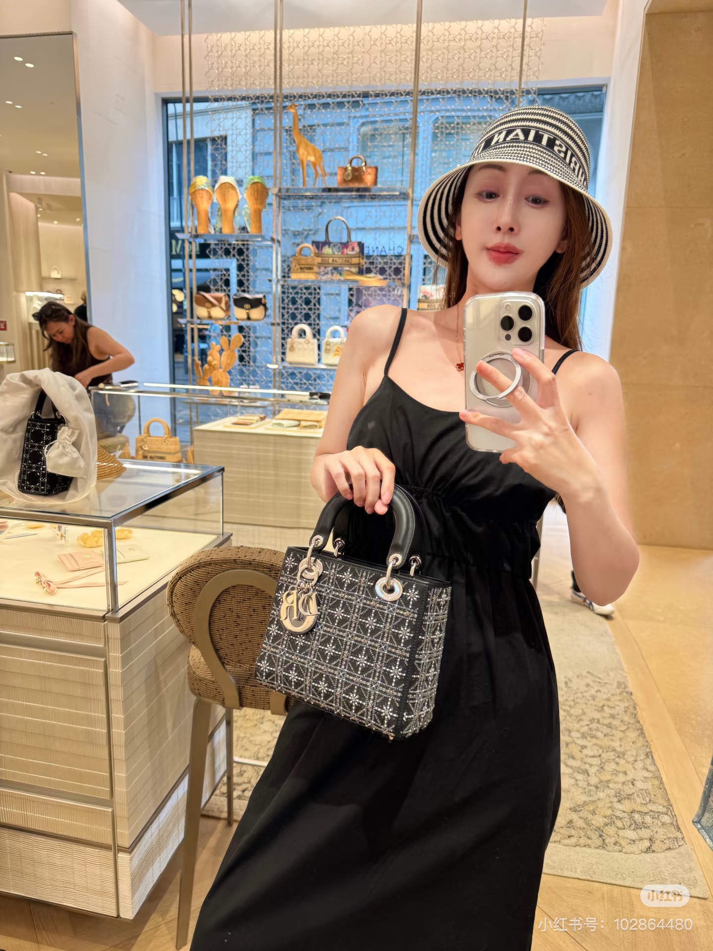 Dior 디올 레이디 디올(Lady Dior) 스몰 4구 핸드백 (블랙 비즈 자수) 가방
