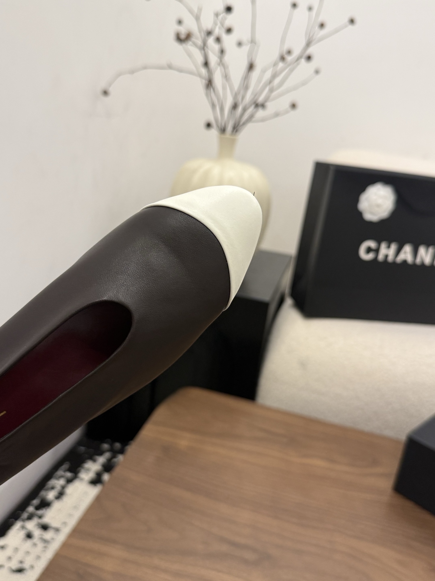샤넬(CHANEL) 주름 디테일 스틸레토 펌프스 신발