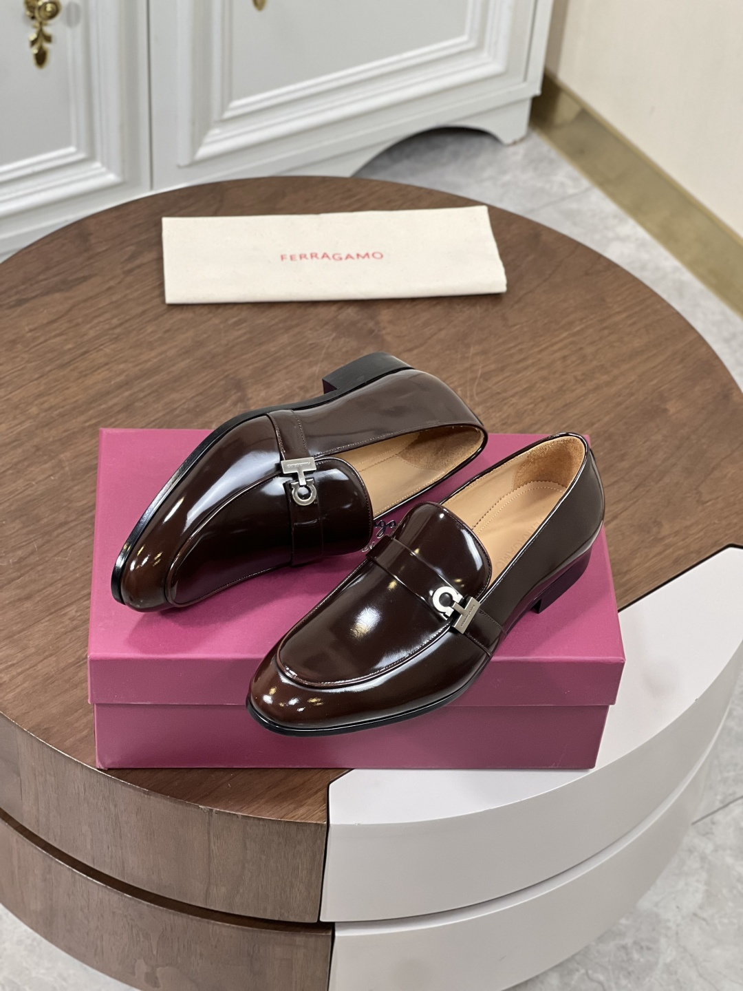 Ferragamo 페라가모 남성 클래식 비즈니스 로퍼 구두 신발