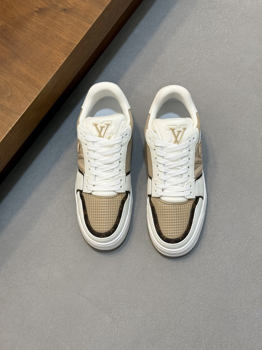 [Louis Vuitton] LV 루이비통 트레이너 스니커즈 뉴 컬러 신발