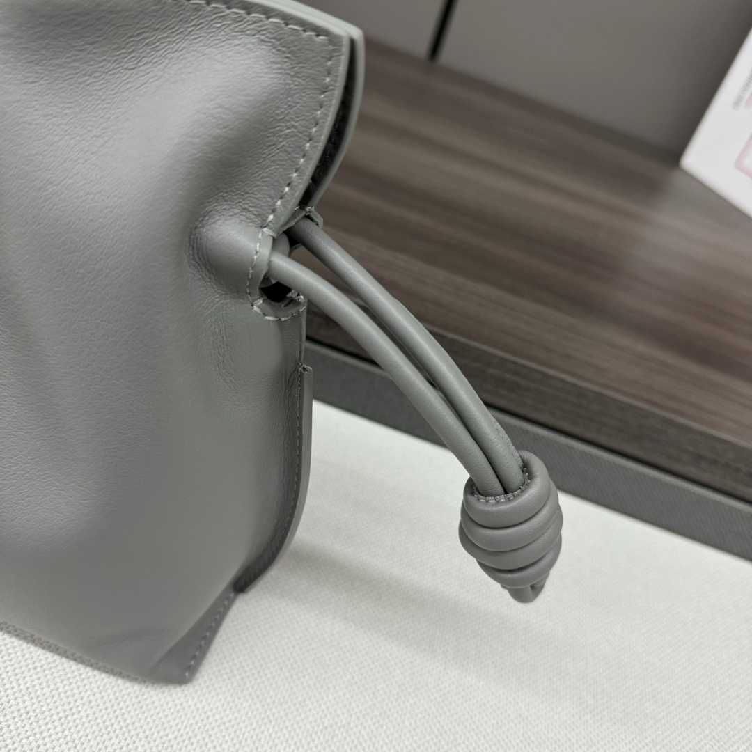 LOEWE 로에베 Flamenco 플라멩코 퍼스 나파 카프스킨 파우치 숄더백 가방