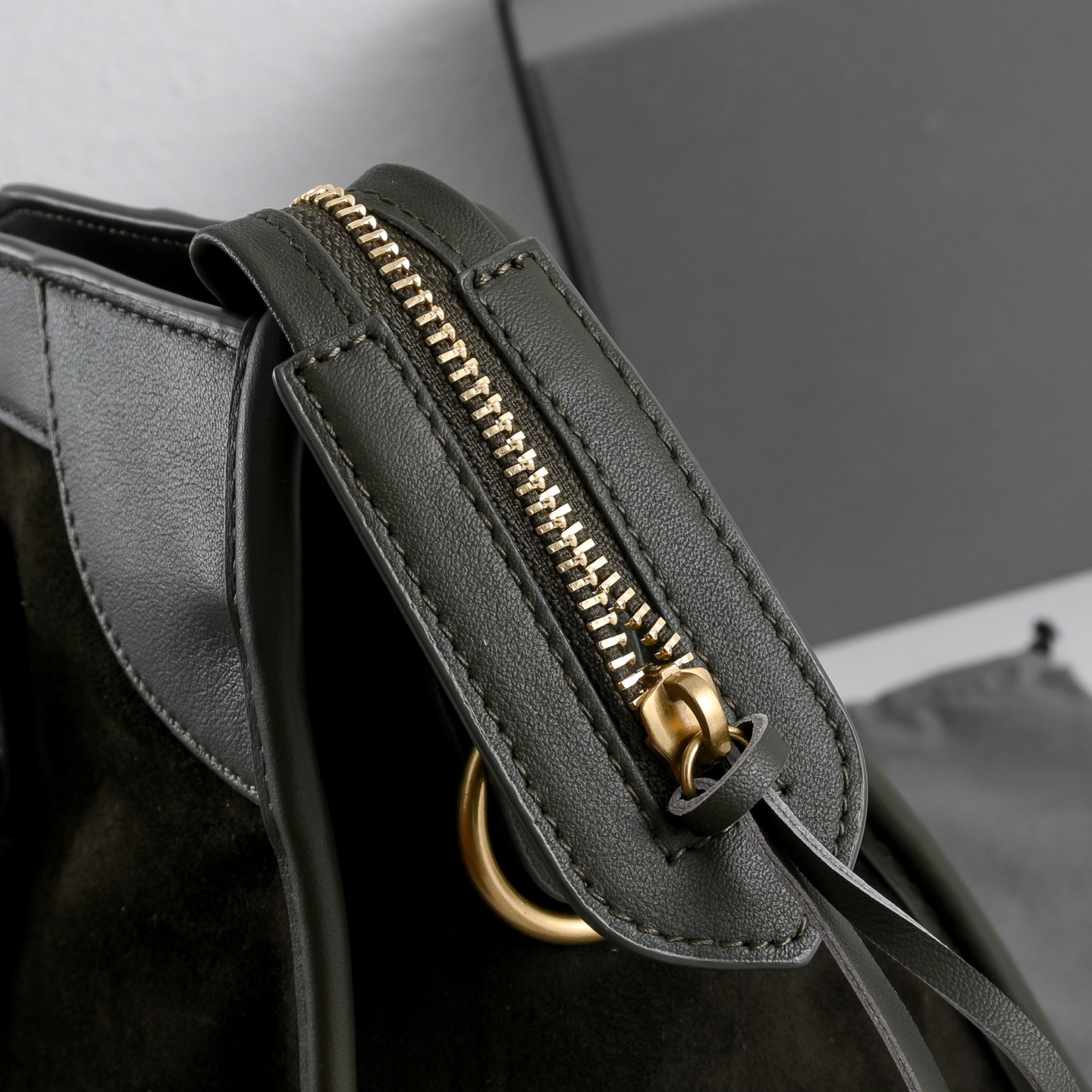 BALENCIAGA 발렌시아가 Le City 르 시티 스웨이드 컴비네이션 카프스킨 모터사이클 백 가방