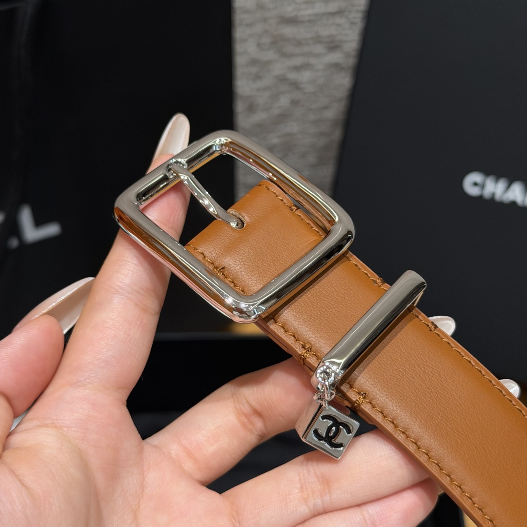샤넬(CHANEL) 카프스킨 글로시 핀 실버 버클 벨트