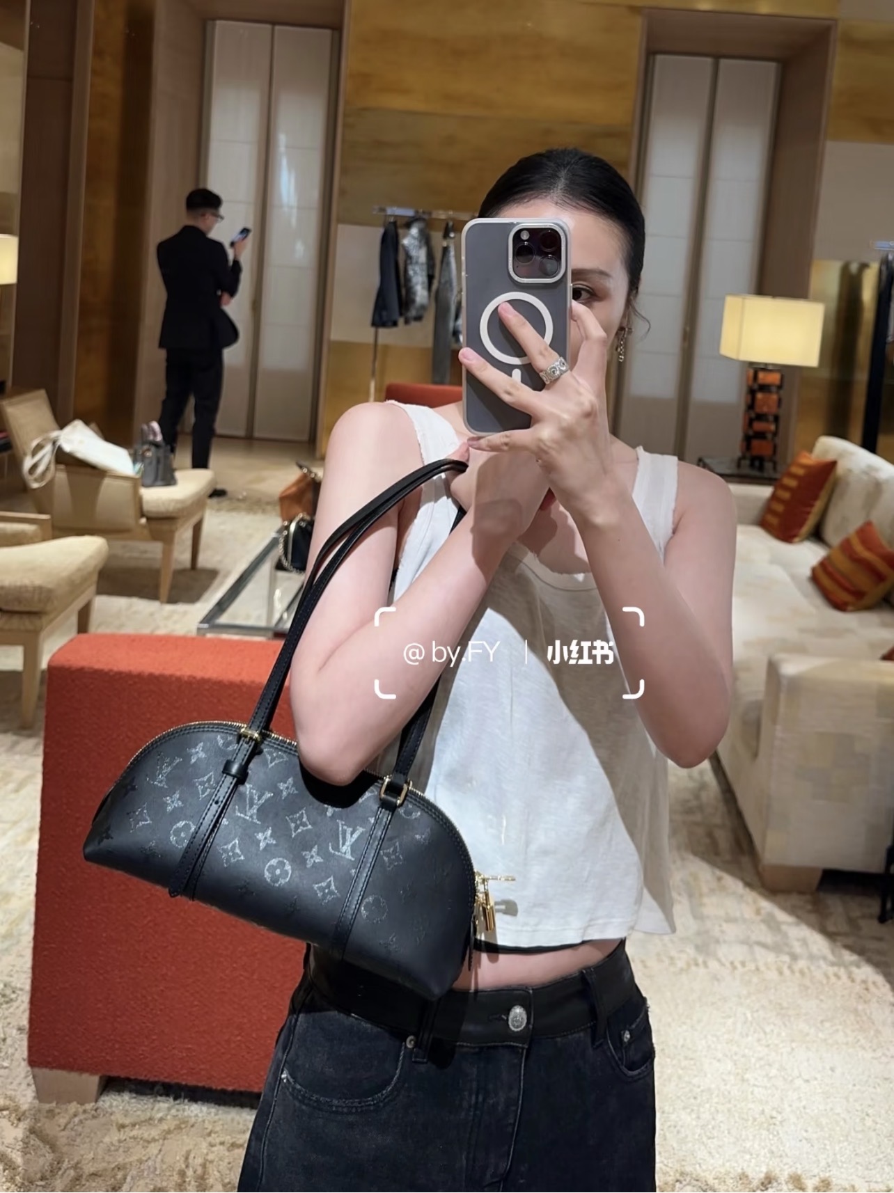 Louis Vuitton Squire East-West LV 루이비통 숄더백 가방