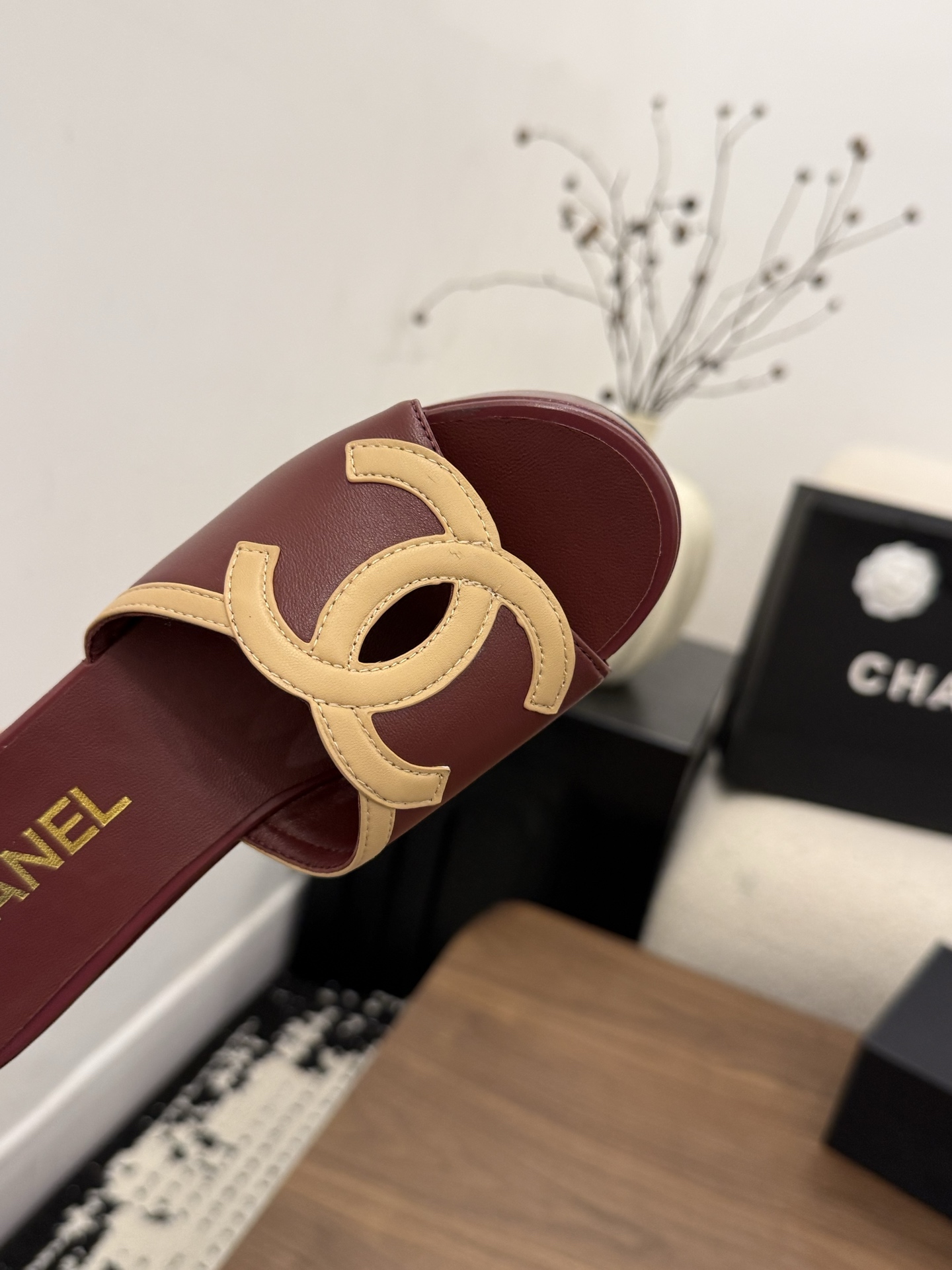 샤넬(CHANEL) 로고 플랫폼 웨지 슬리퍼 신발