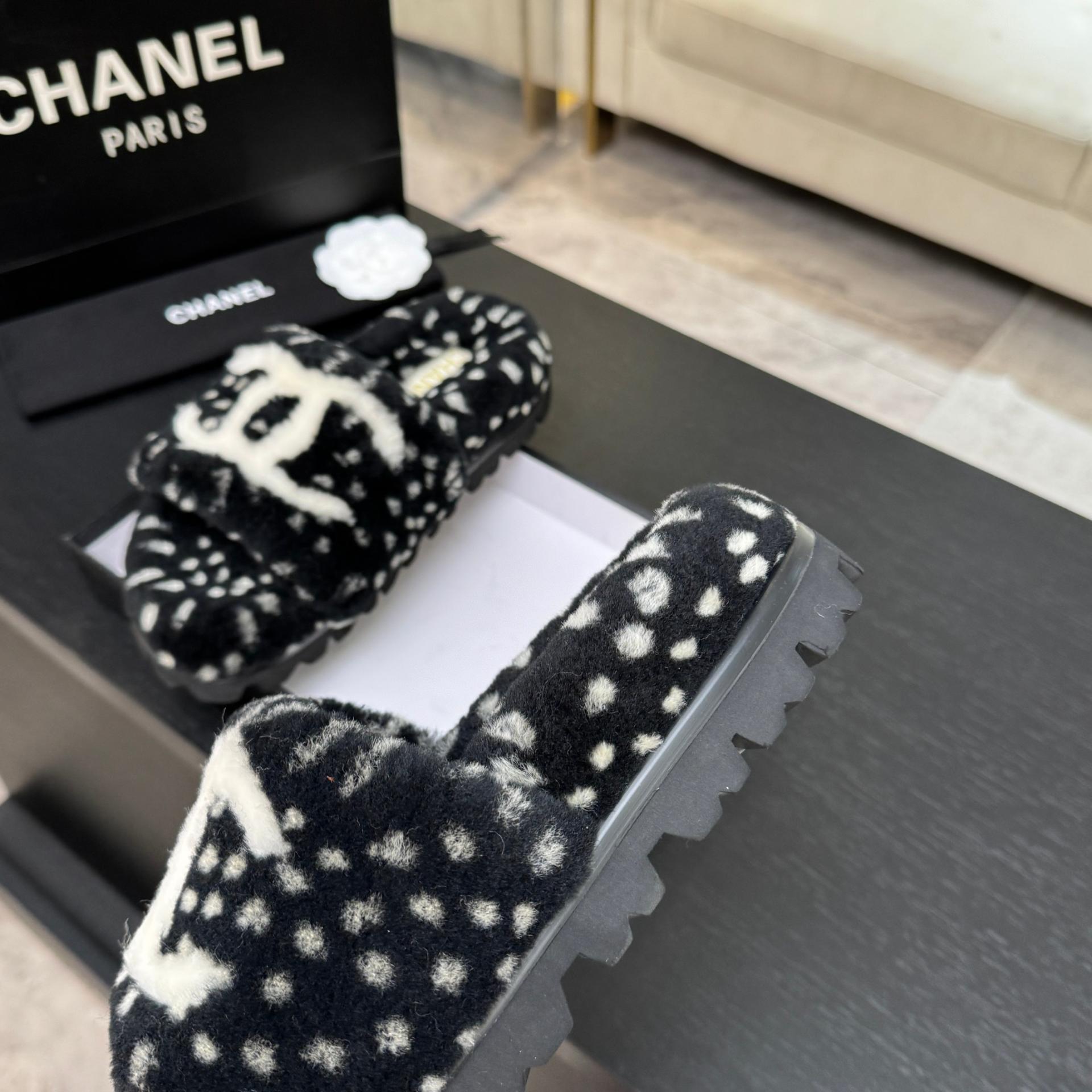 샤넬(CHANEL) 시어링 퍼 슬리퍼 신발