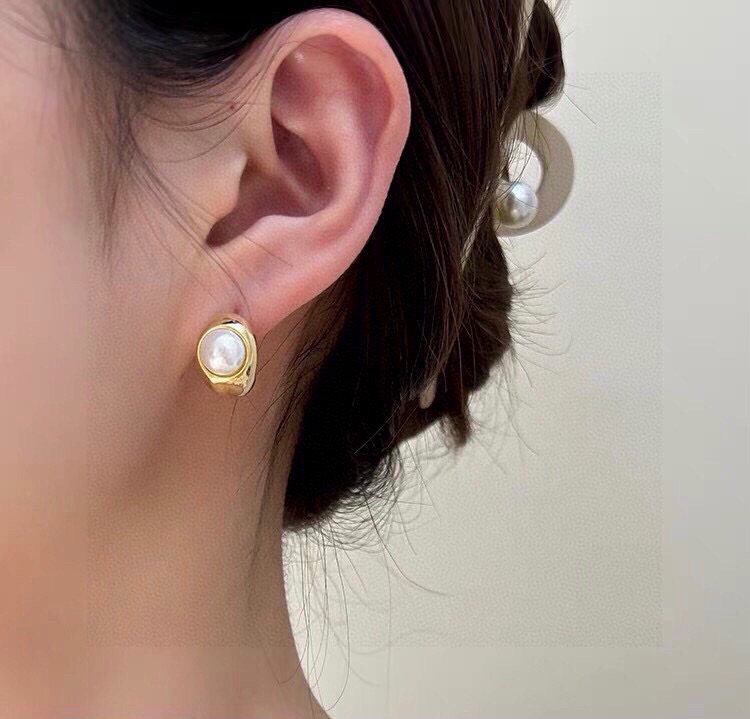 보테가베네타(BOTTEGA VENETA) 골드 펄 귀걸이 악세사리