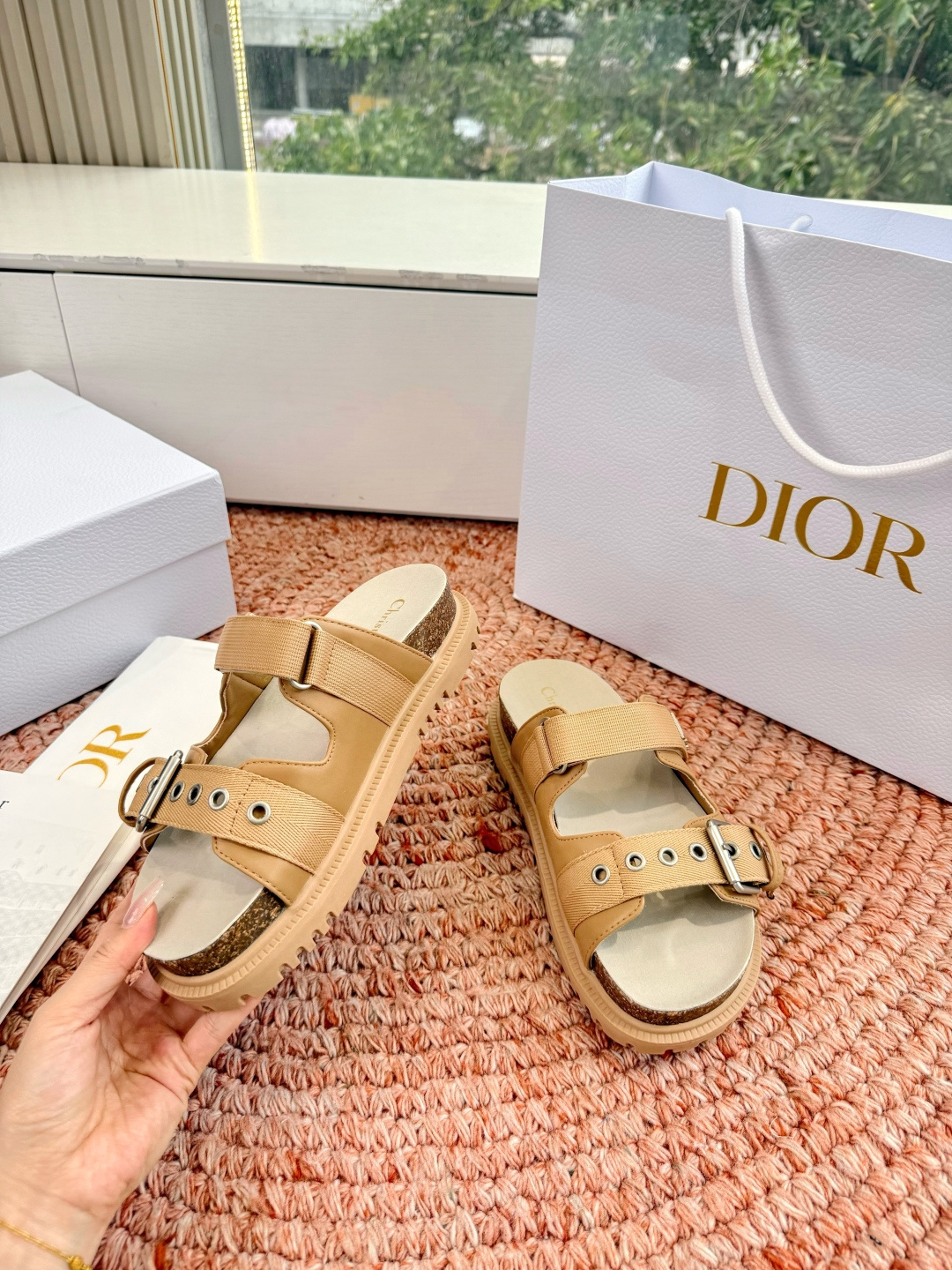 디올(DIOR) CD 버클 슬리퍼 신발
